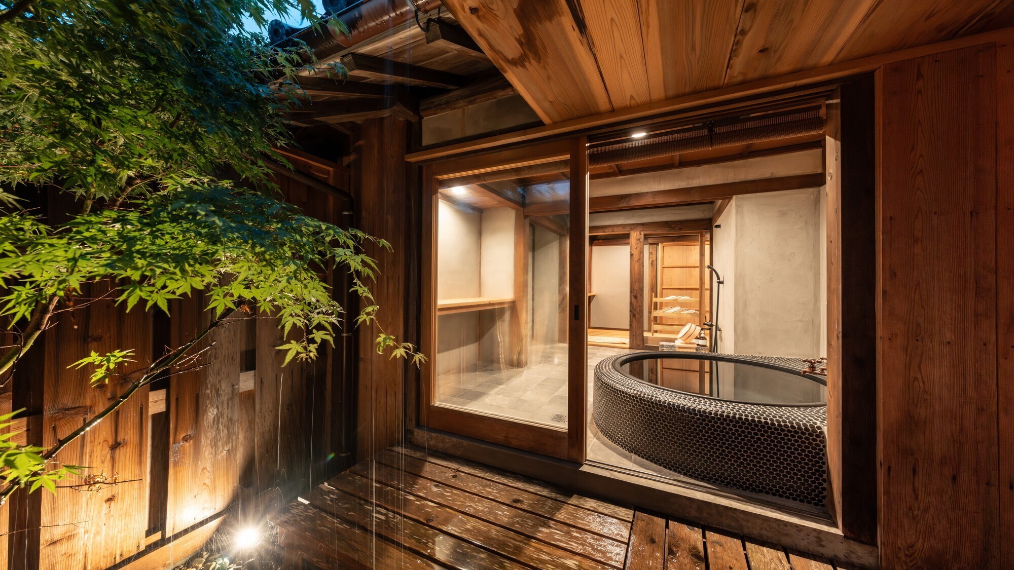 植松302｜風をあびながら入る半露天風呂