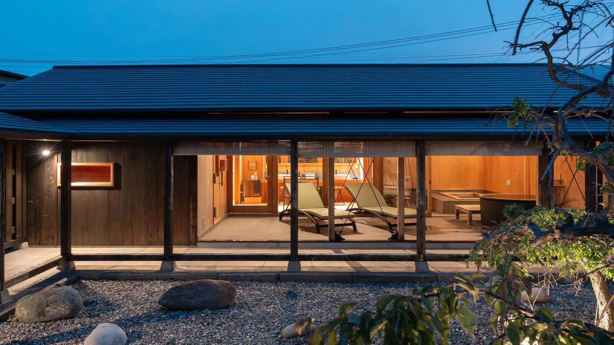 稲村101｜チェアと露天風呂