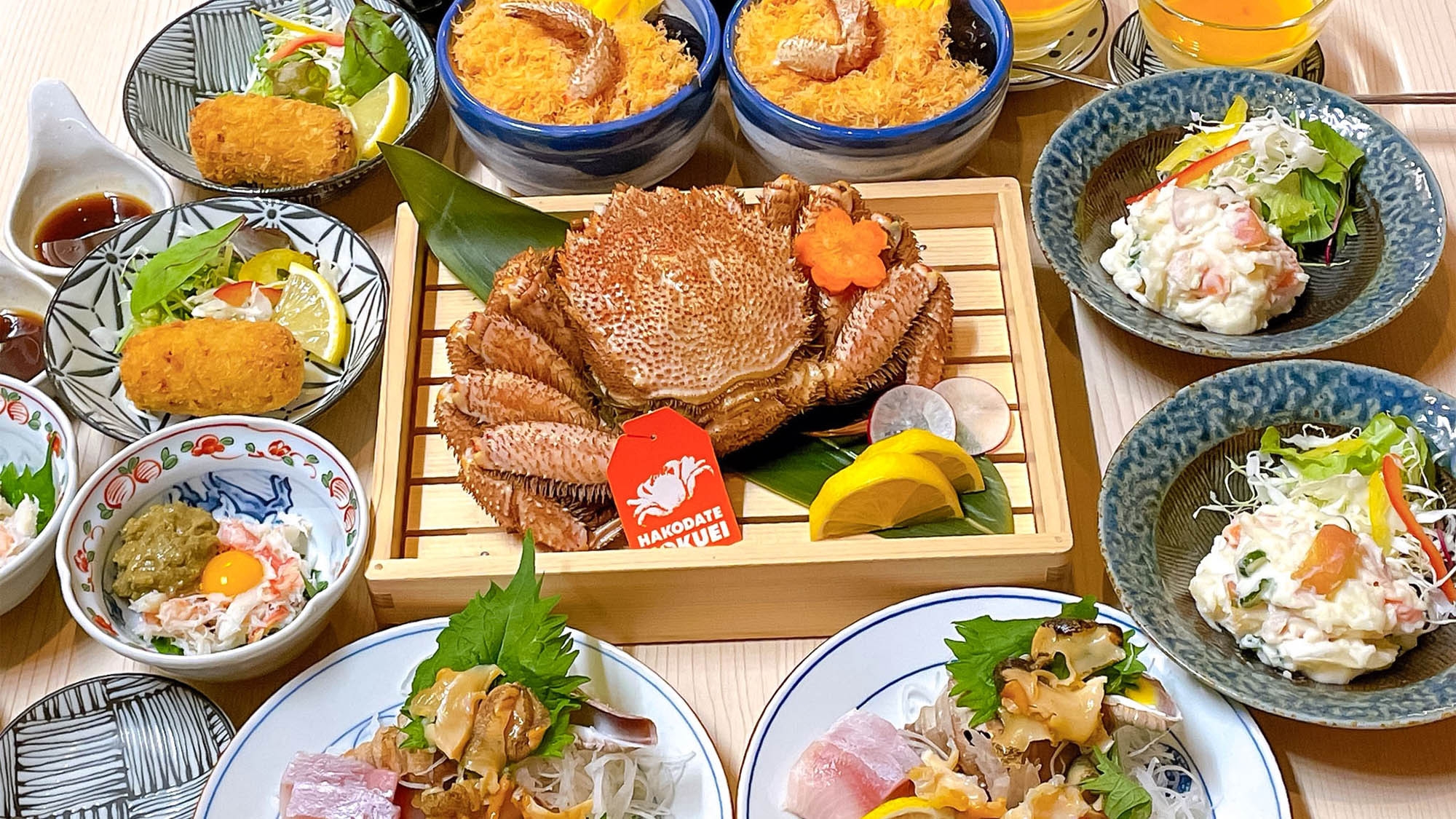 【ご夕食は函館朝市に位置するお店で！】カニ尽くしのご夕食！心行くまでお楽しみ下さいませ。