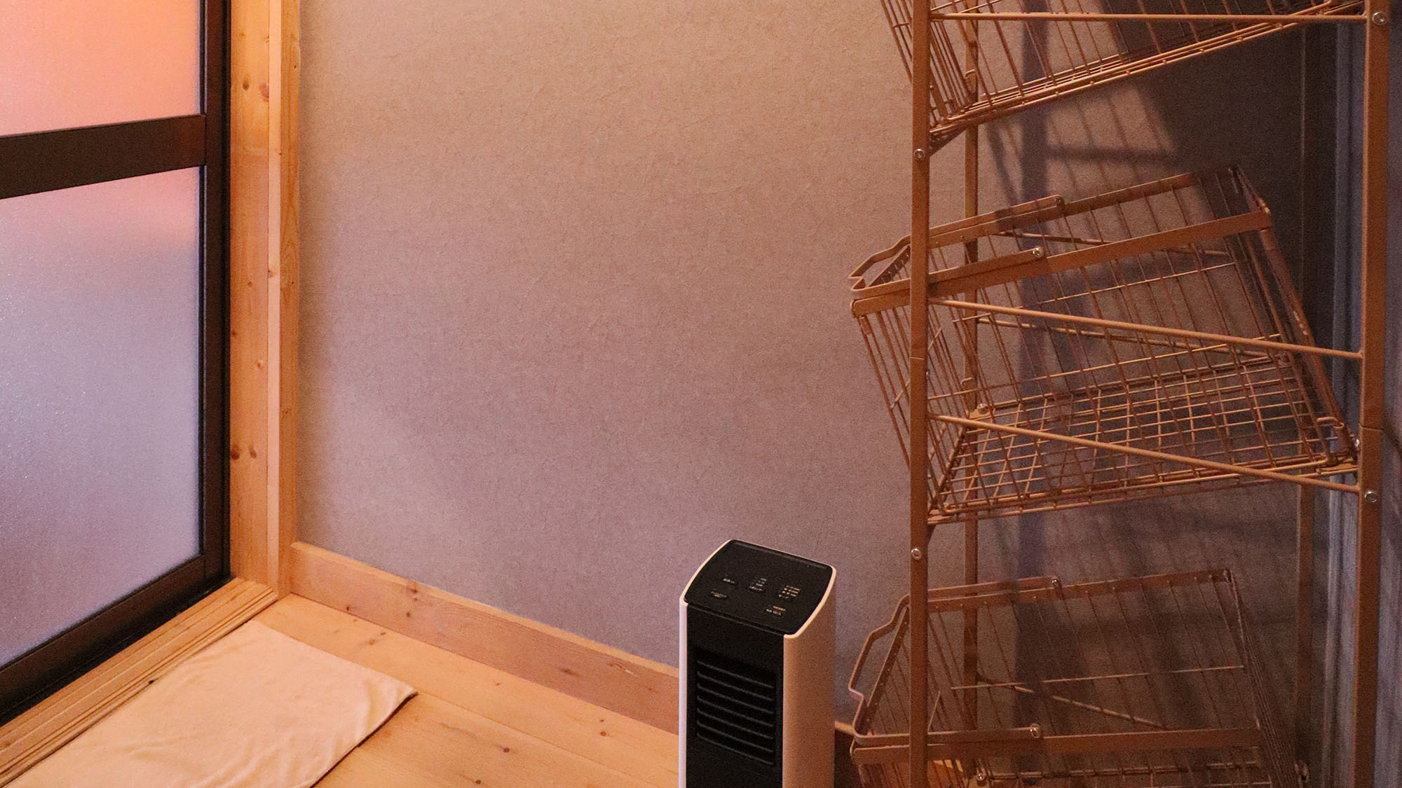 ・【脱衣所】広々としており、大人数でもゆったりご使用いただけます