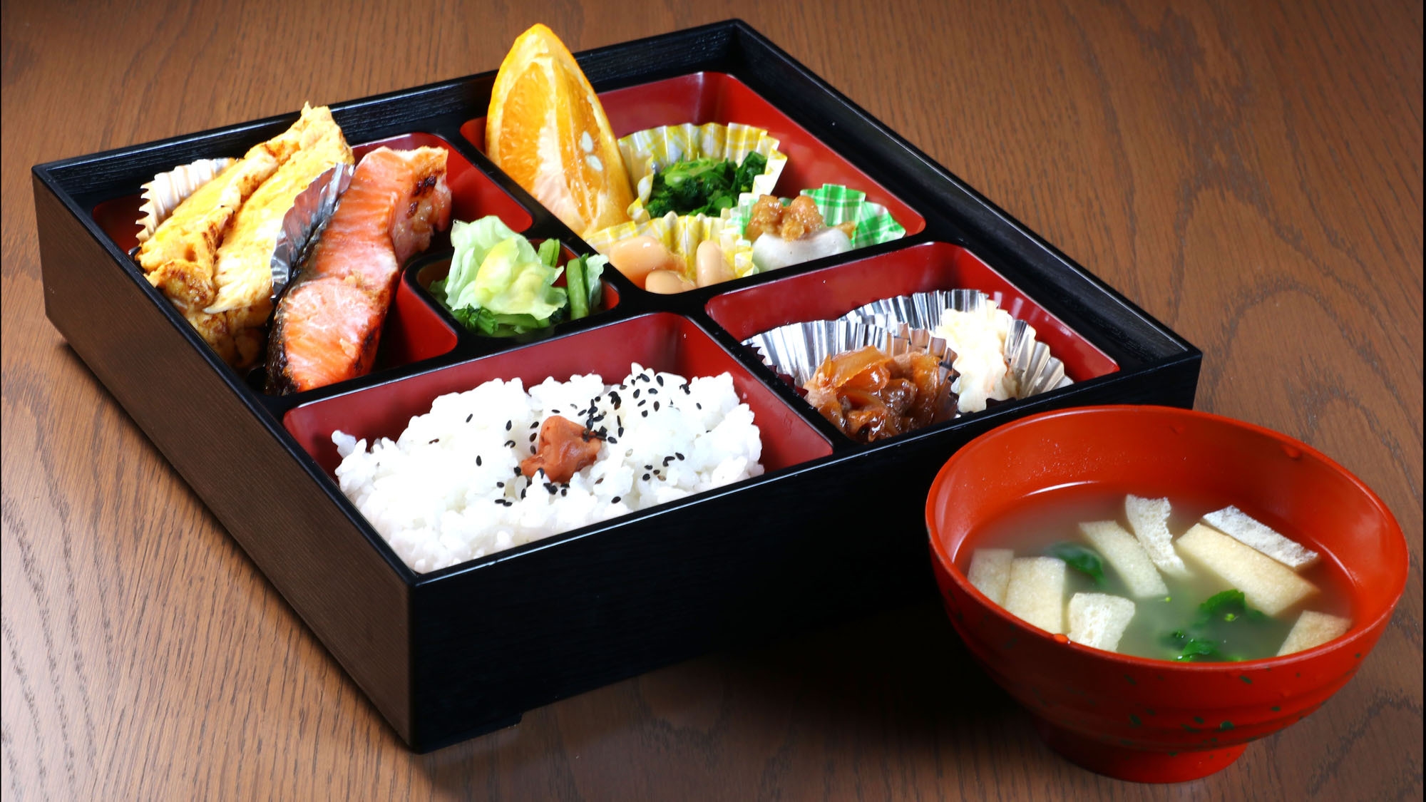 【迷ったらこれ！】非日常のグランピングと食事処の女将手作り松花堂弁当を満喫！天然温泉も-２食付-
