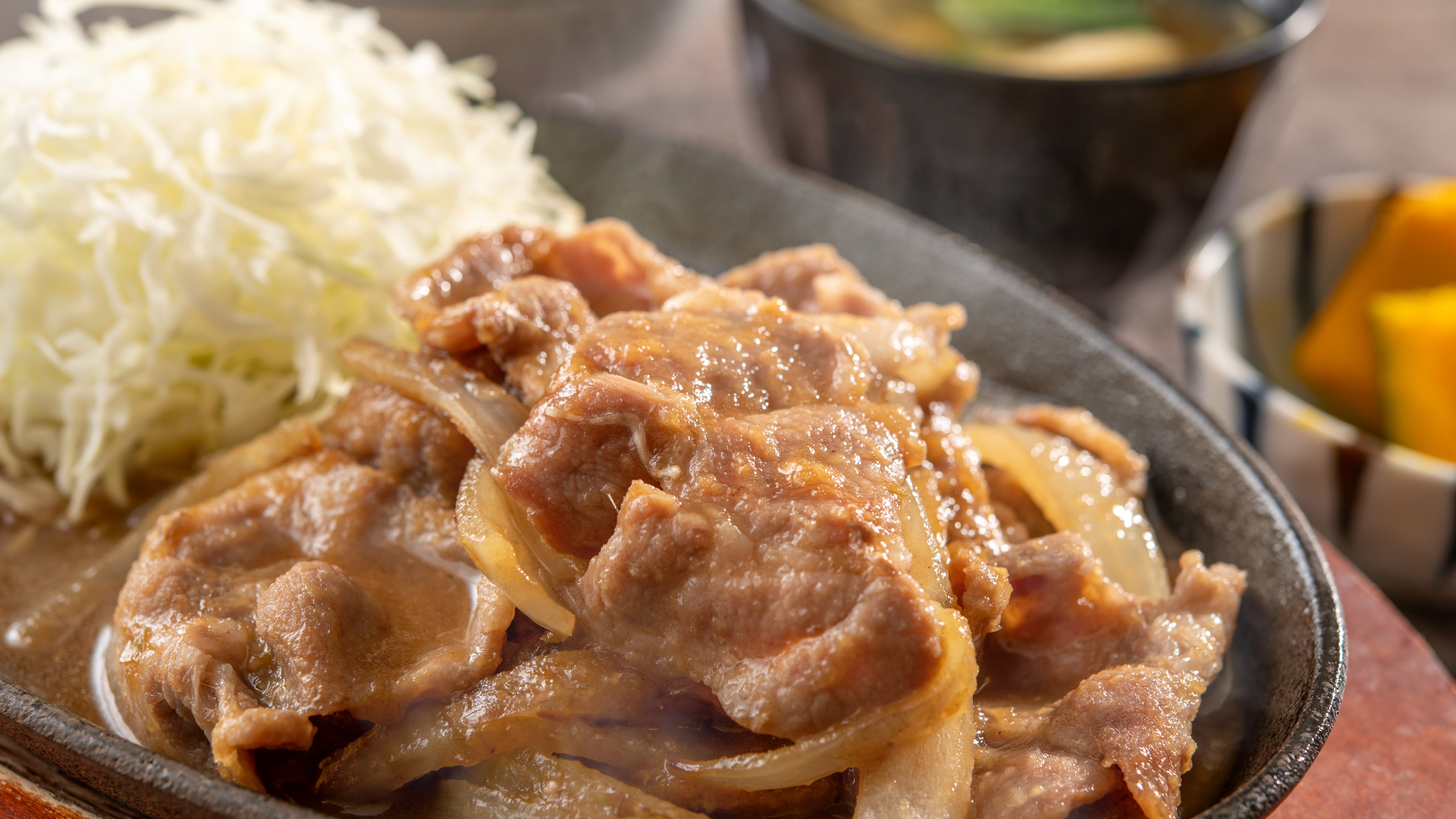 ランチ「鉄板！生姜焼き定食」