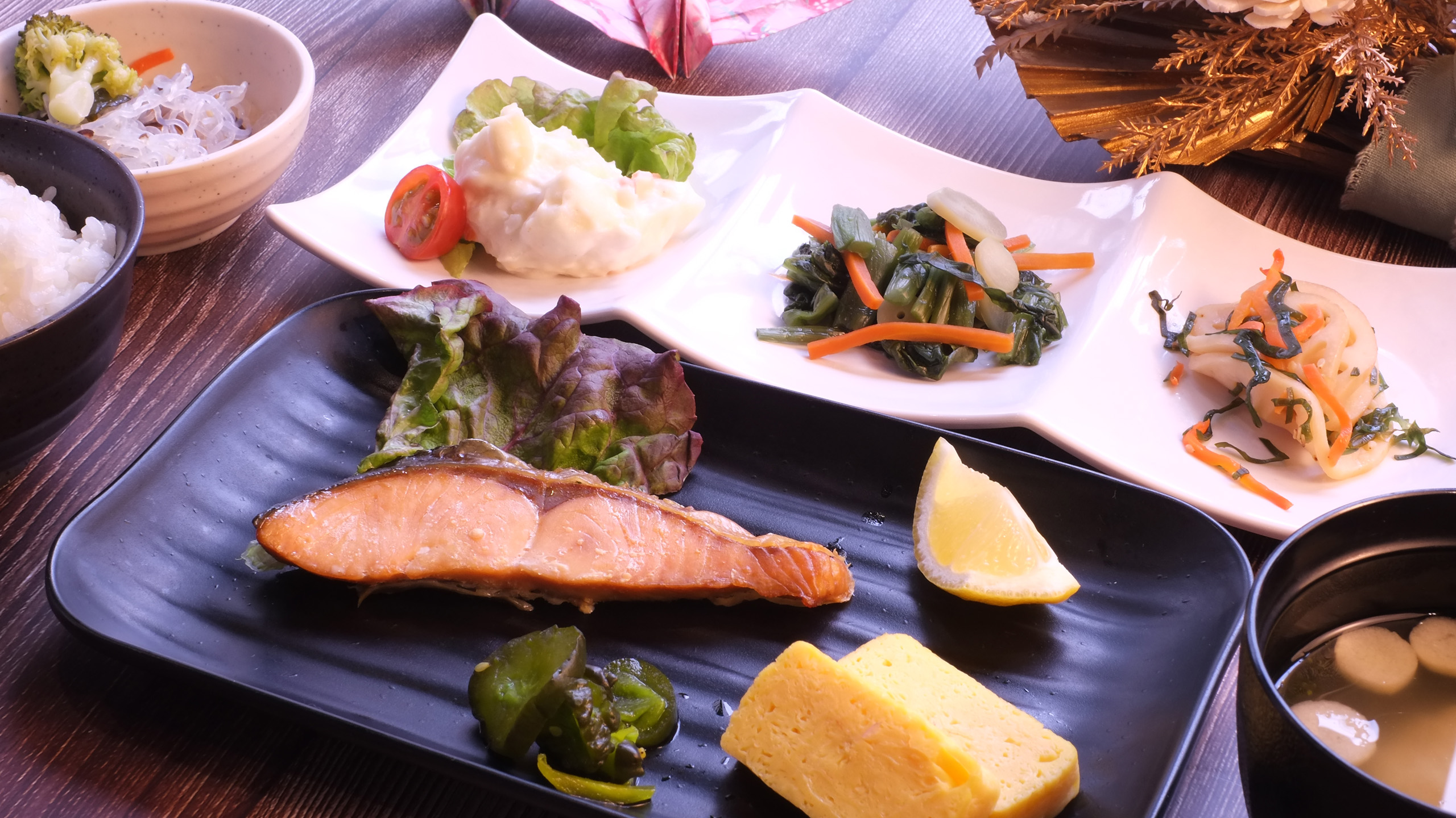 朝食　焼き鮭定食