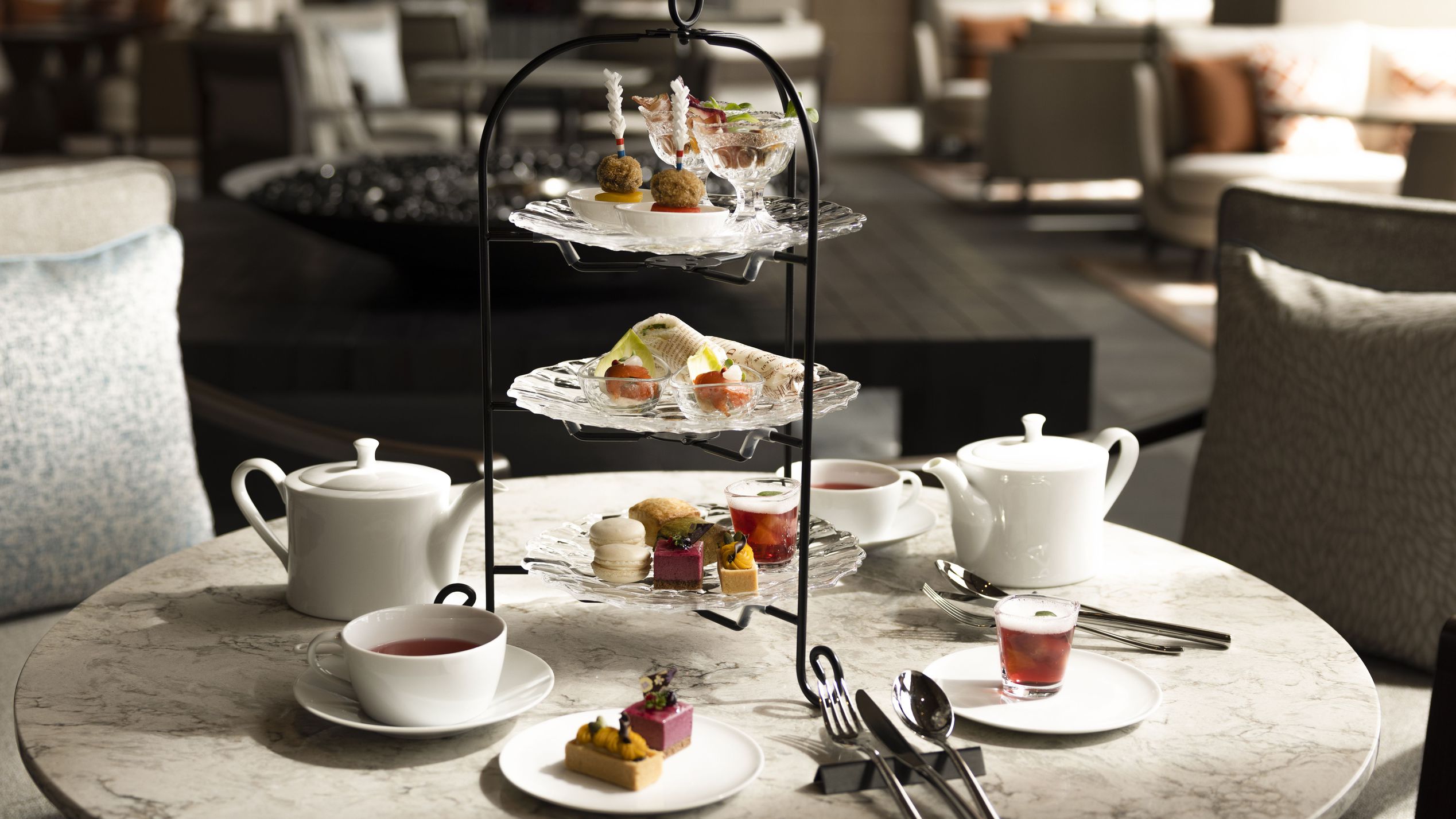 特選食材を使った和or洋食コースのご夕食とご朝食【アペロタイムや季節のアフタヌーンティ付き】