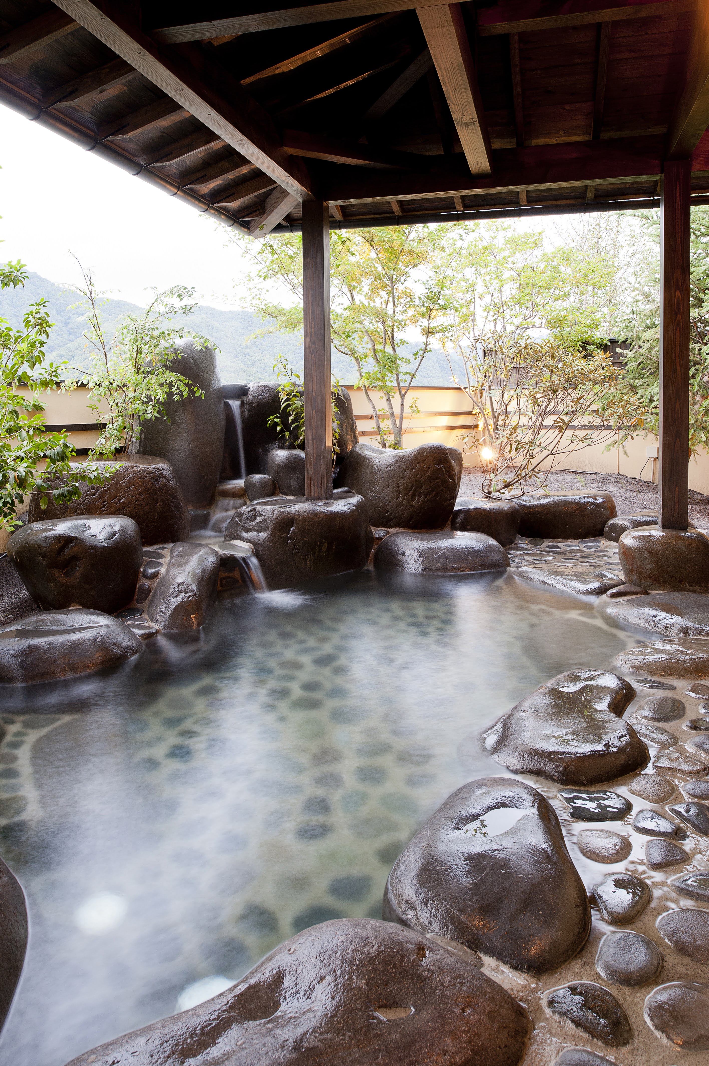 「石庭の湯」　露天風呂