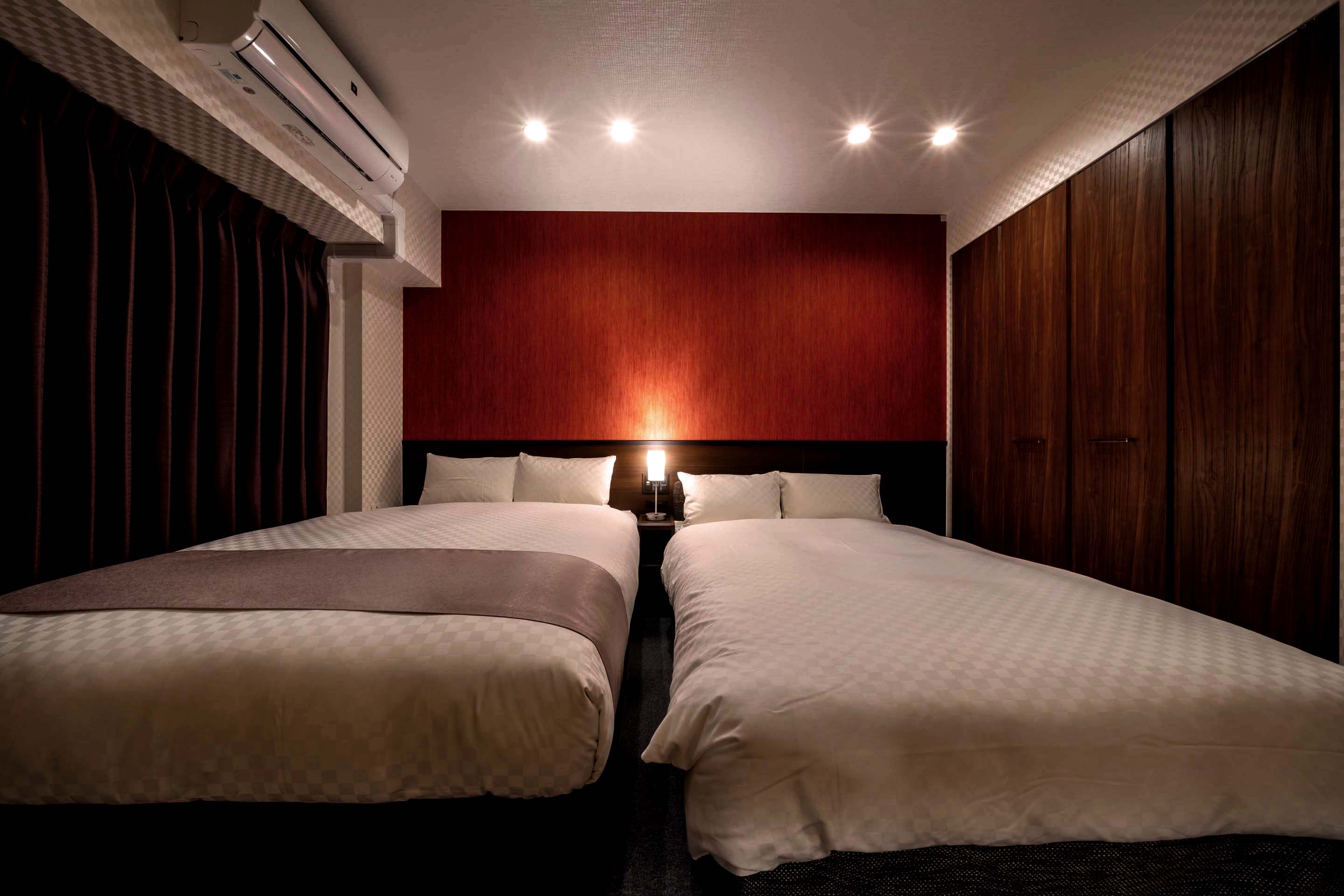 【ダブル1台、ソファベッド1台、和布団2組】Japanese suite