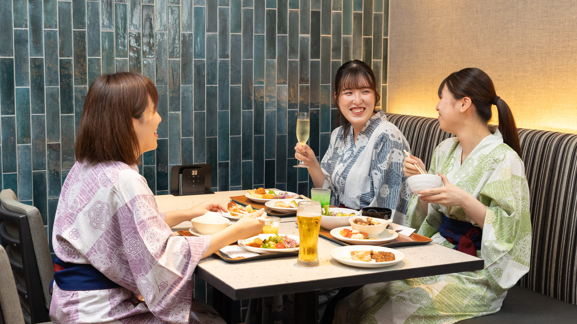 美味しい食事会話が弾みます！