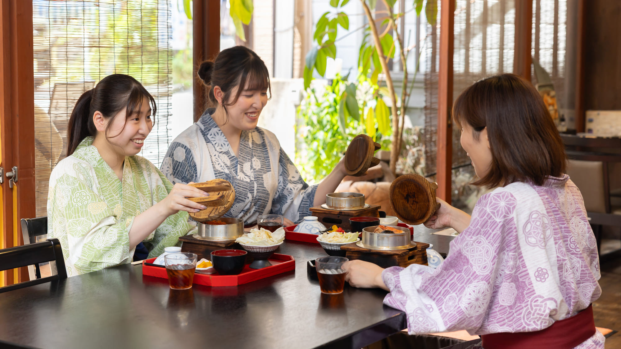 【いいやま亭】草津で唯一の釜めし屋！常時20種類ほどメニューがございます