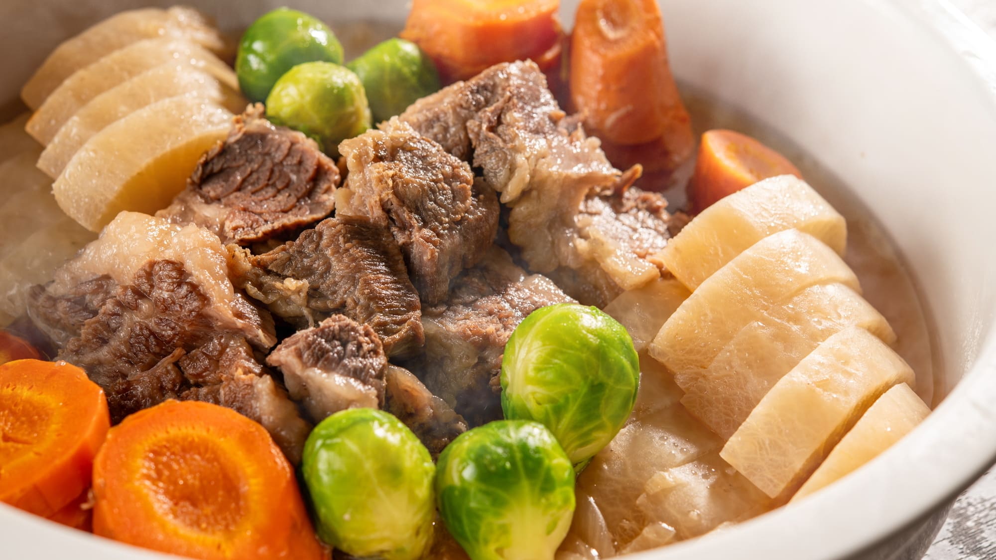 ディナービュッフェ：冬メニュー 牛すじ肉と根菜の和風ポトフ