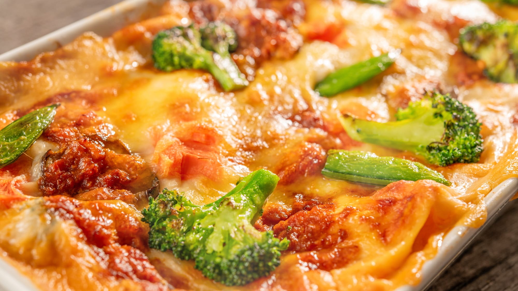 ディナービュッフェ：春メニュー 春の彩り野菜とラザニア風ミートグラタン