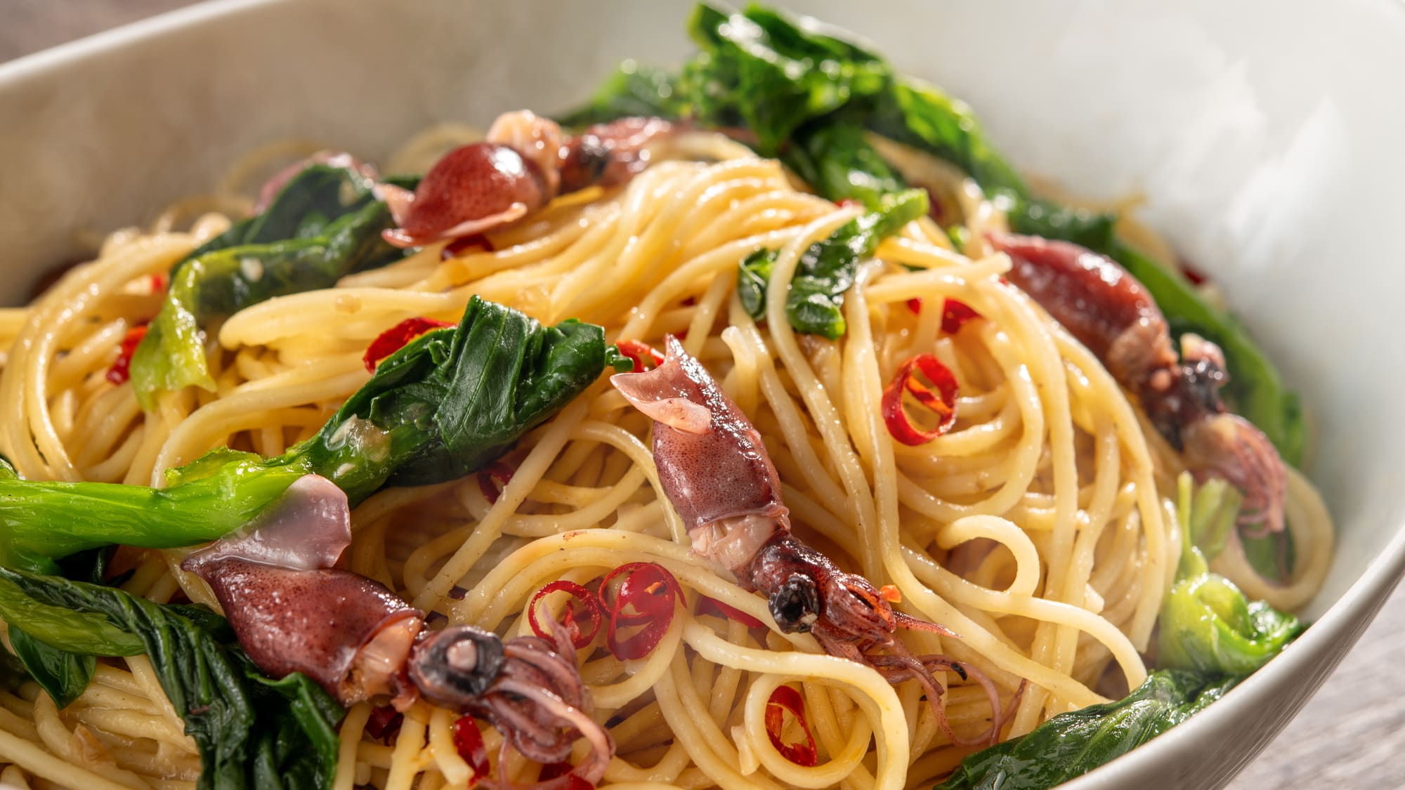 ディナービュッフェ：冬メニュー 菜の花とホタルイカのペペロンチーノ