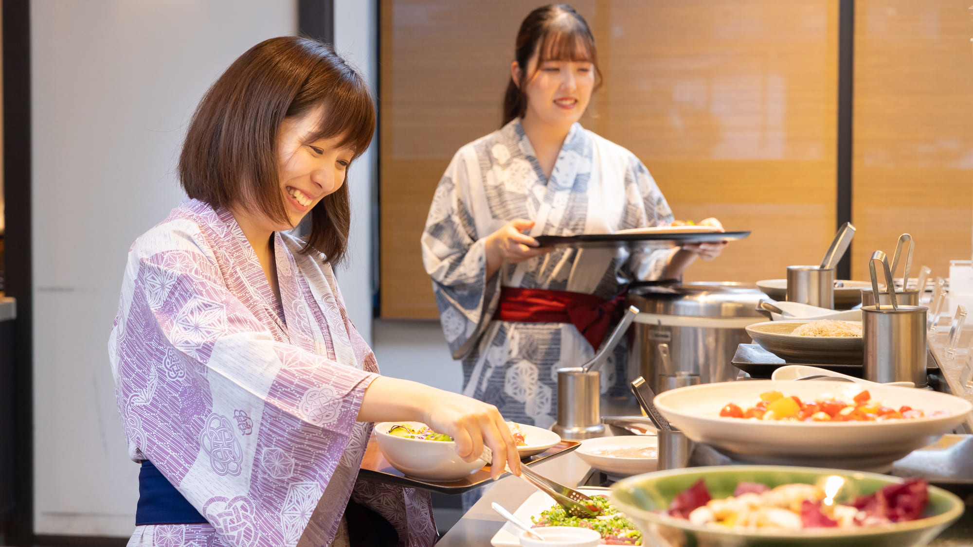 朝夕ともに地元食材をふんだんに使ったビュッフェをお楽しみください