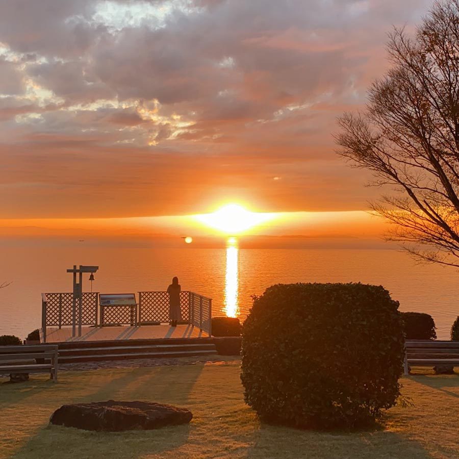 【日帰り入浴】三河湾望む絶景温泉！天然露天風呂「美白泉」１３時〜１９時の最大６時間利用可！