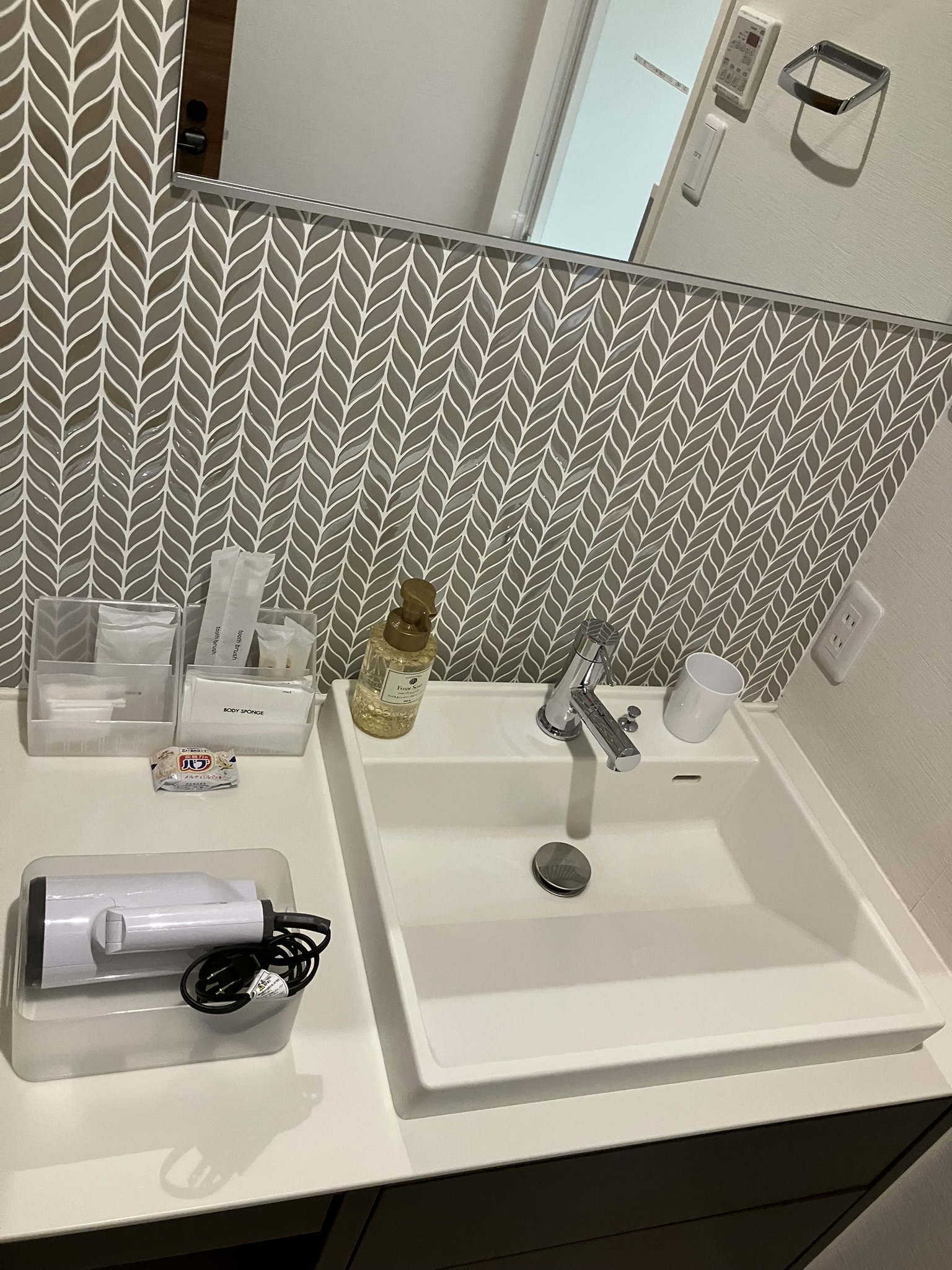 403号室洗面アメニティ