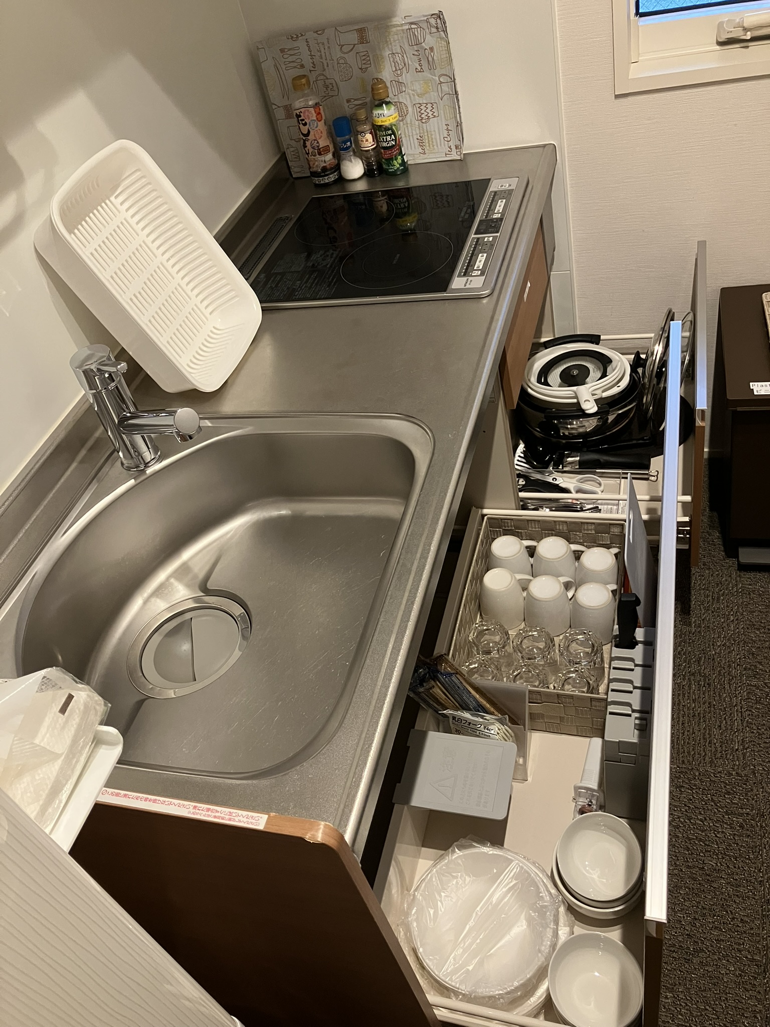 403号室キッチンアメニティ