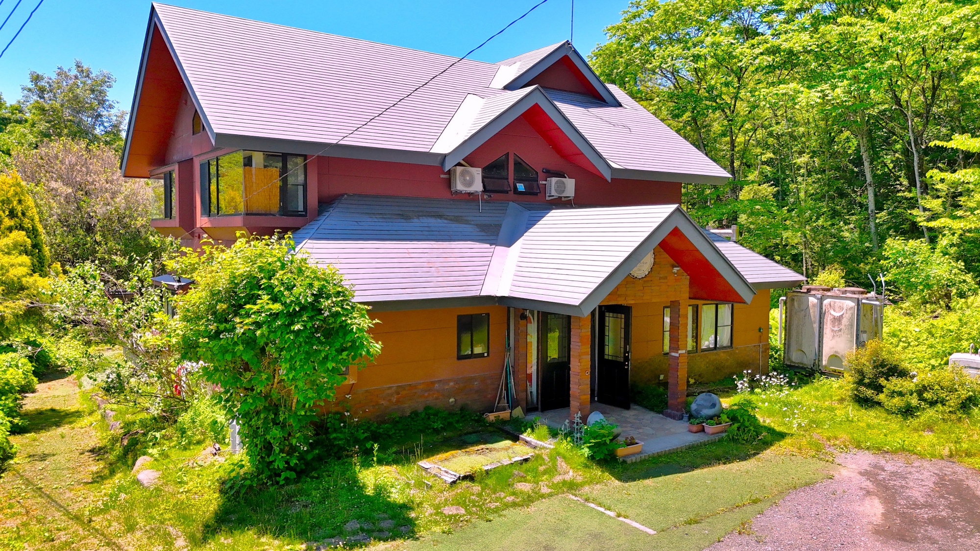 宿の外観です（6月頃）