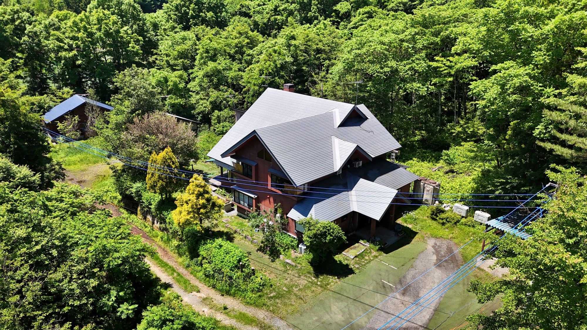 宿の外観です（6月頃）