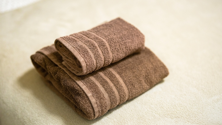 ・アメニティ　客室にハンドタオルとバスタオルをご用意しております