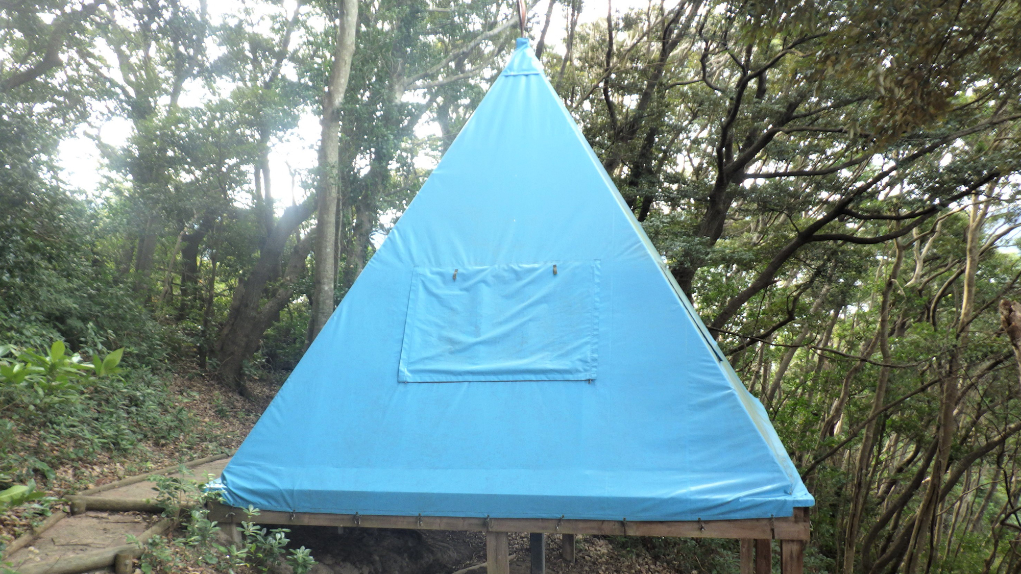 常設テント（5人用）：テントの持ち運び・組み立ての必要なし！常設テントです。
