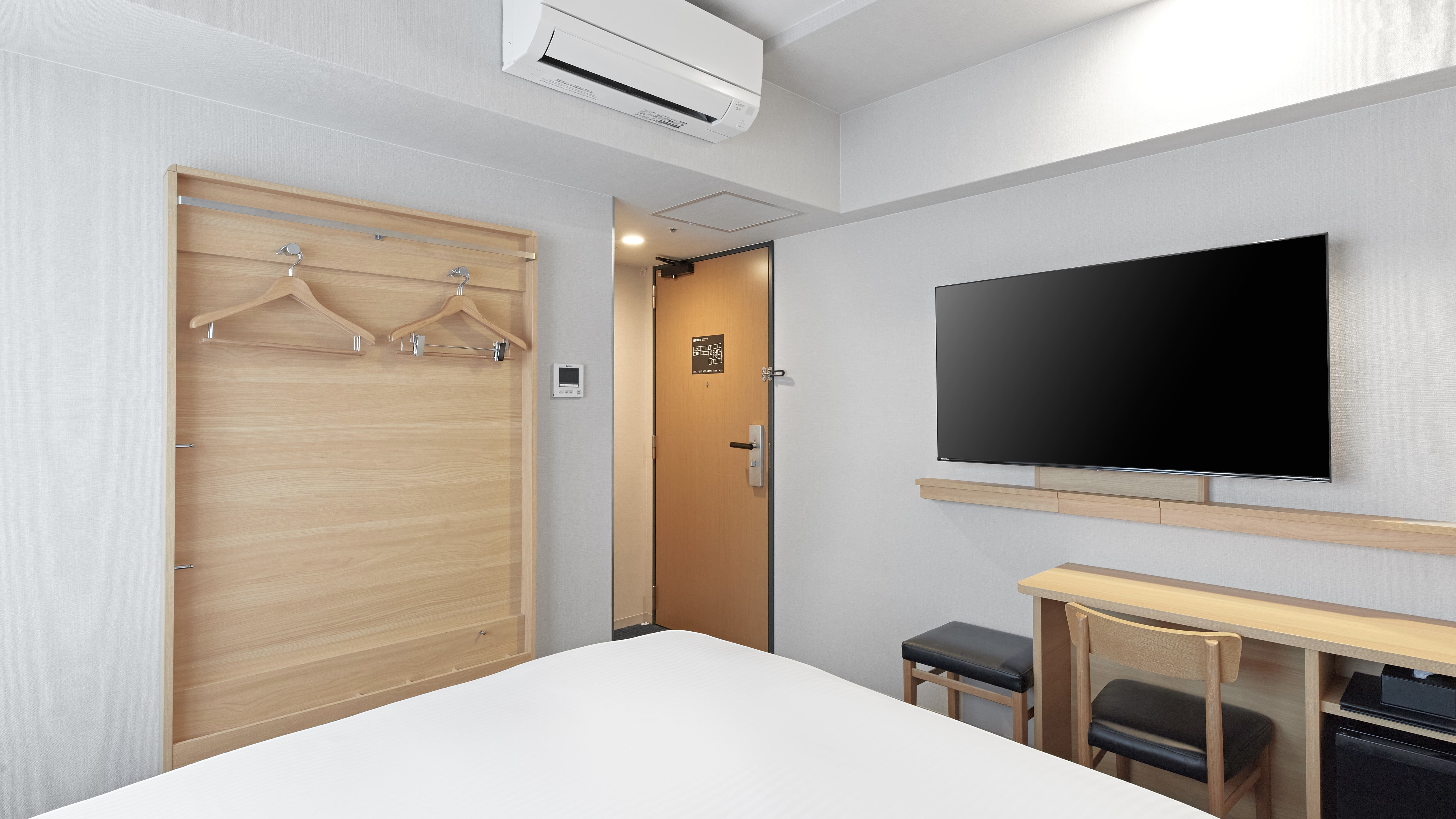 コンフォートダブル　デスク付