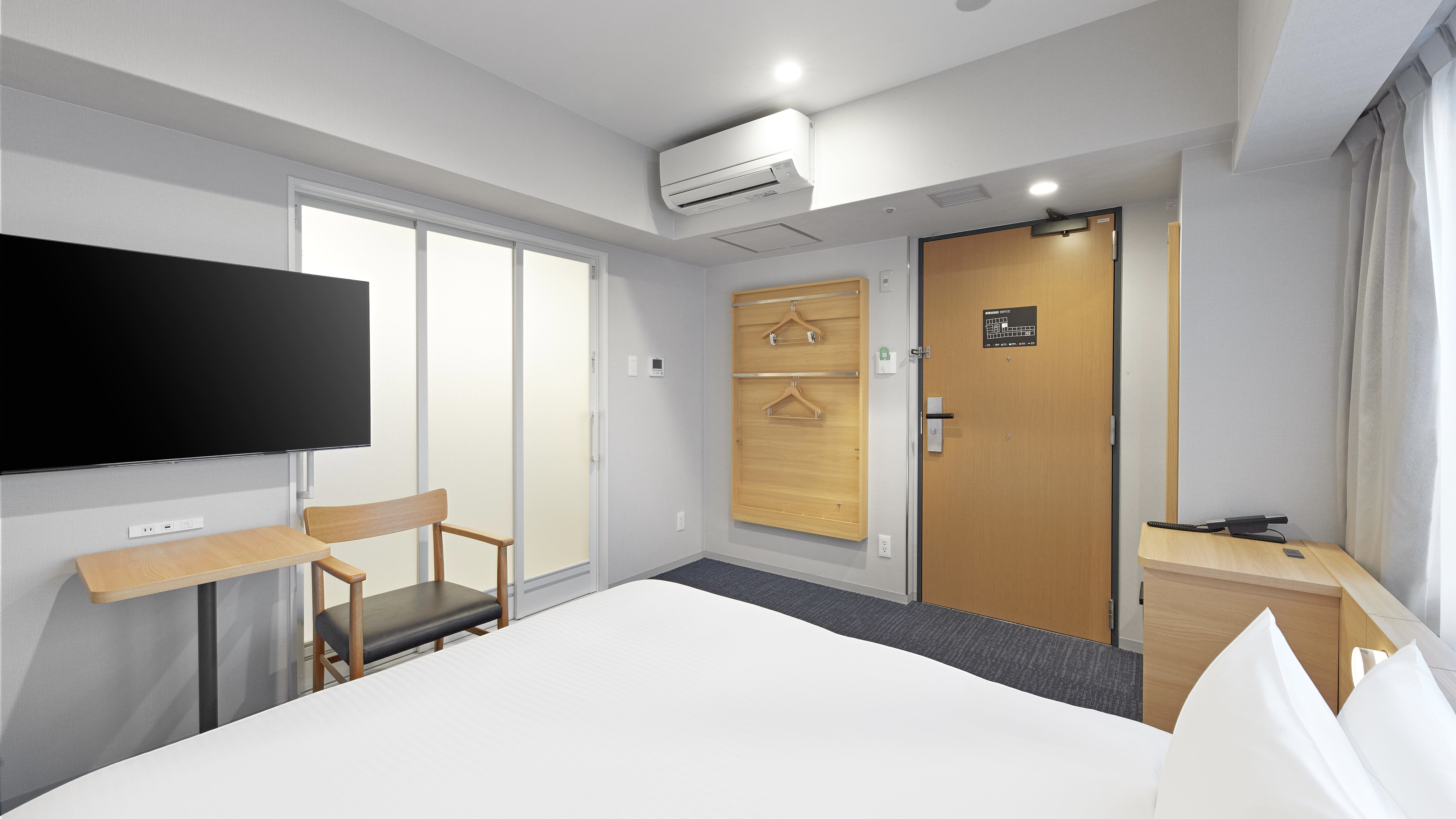 ユニバーサルダブル