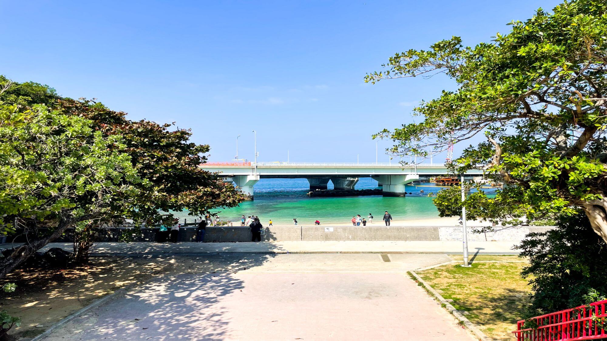 【波の上ビーチ】当館から車で約15分