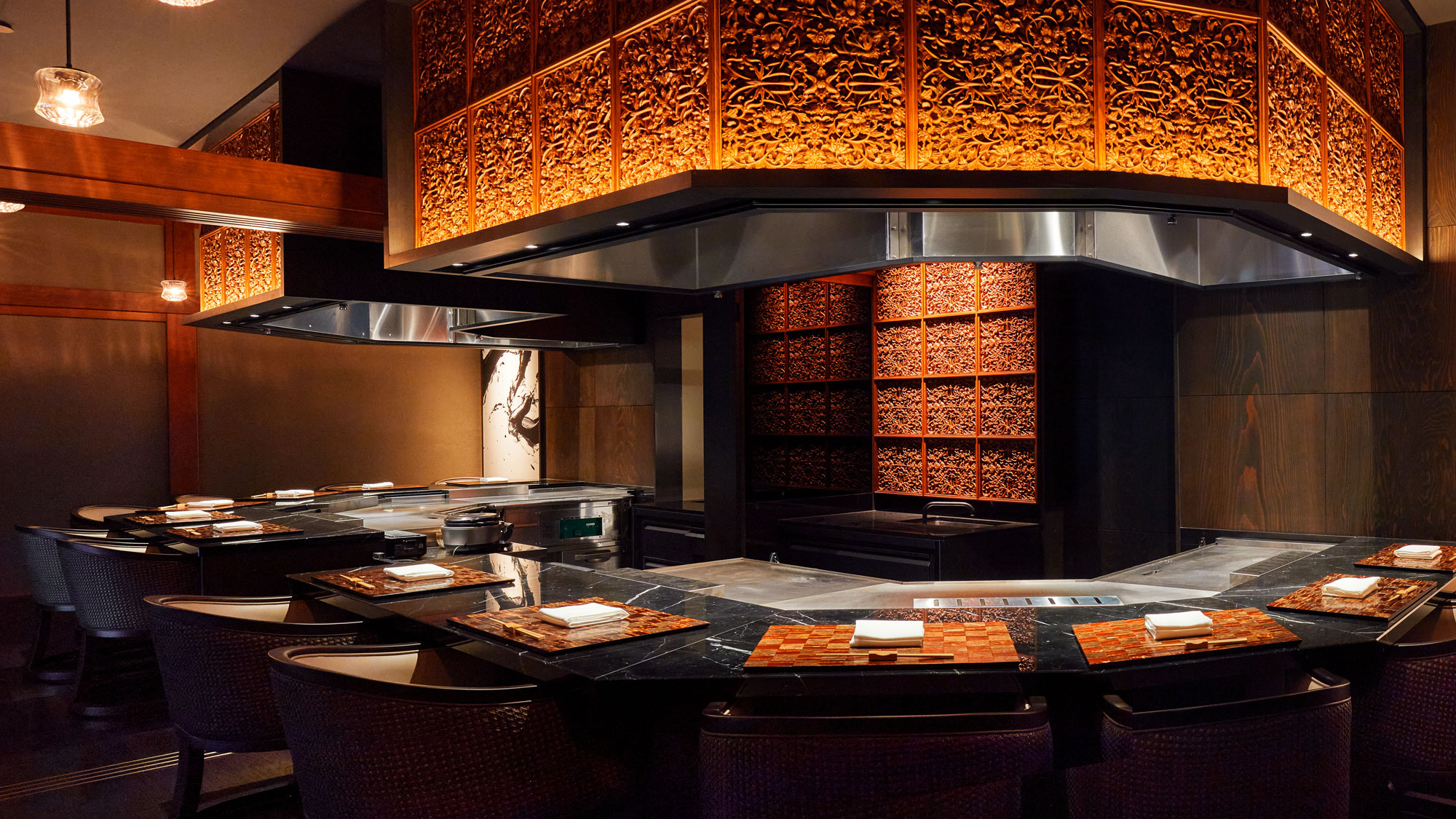 【ステーキハウス】旬の食材と 五感で堪能するステーキハウス