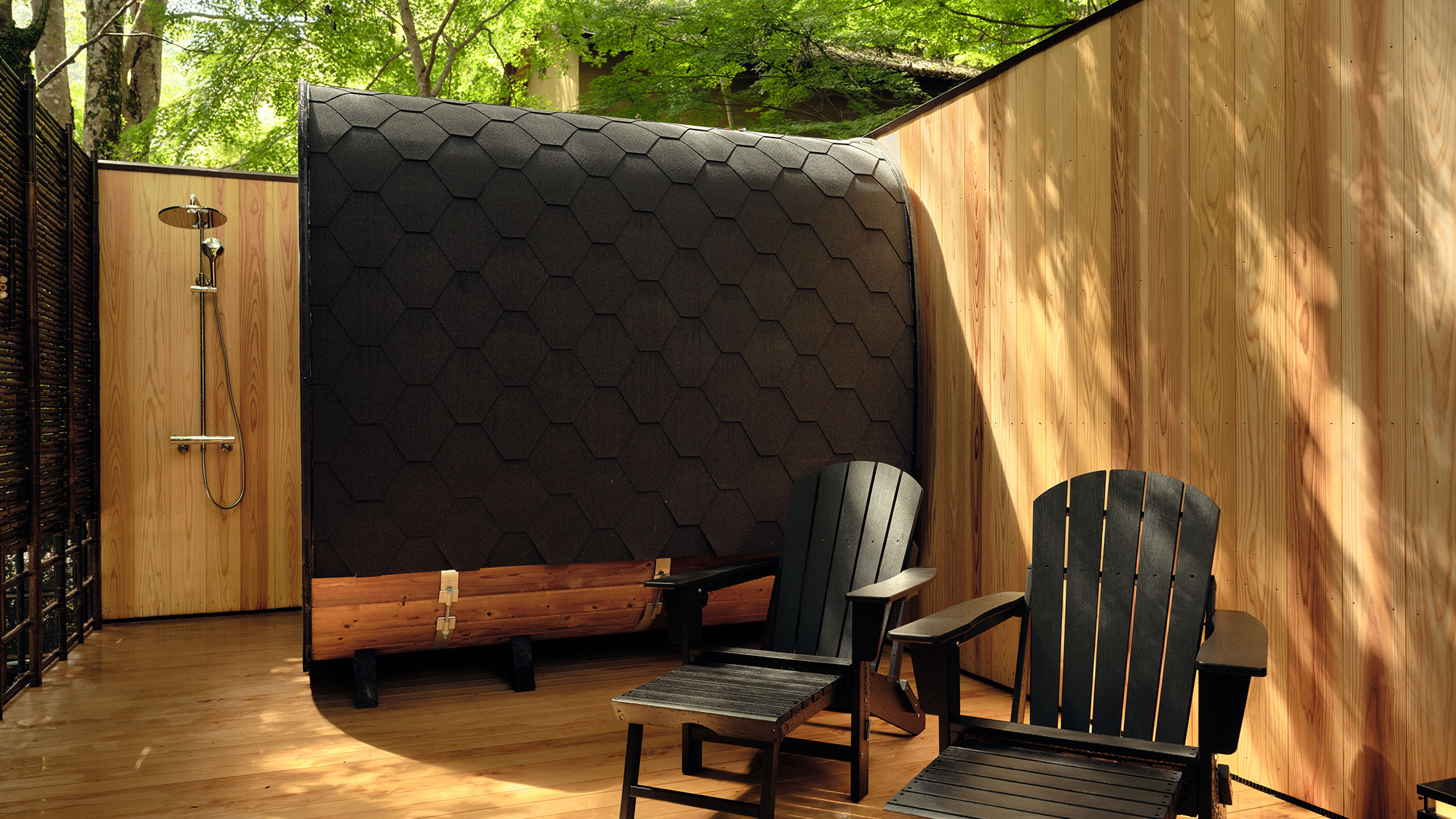 【北欧産スクエアバレルサウナ（星の湯）】自然の息づかいを感じながら、穏やかな熱に包まれるひととき。