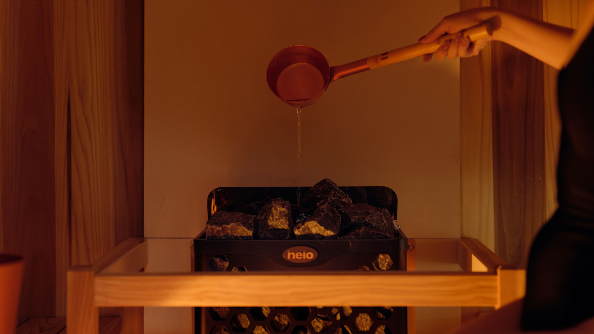 【バレルサウナ】セルフロウリュセットを始め、ヴィヒタ、アロマオイル、マッサージストーンもご用意