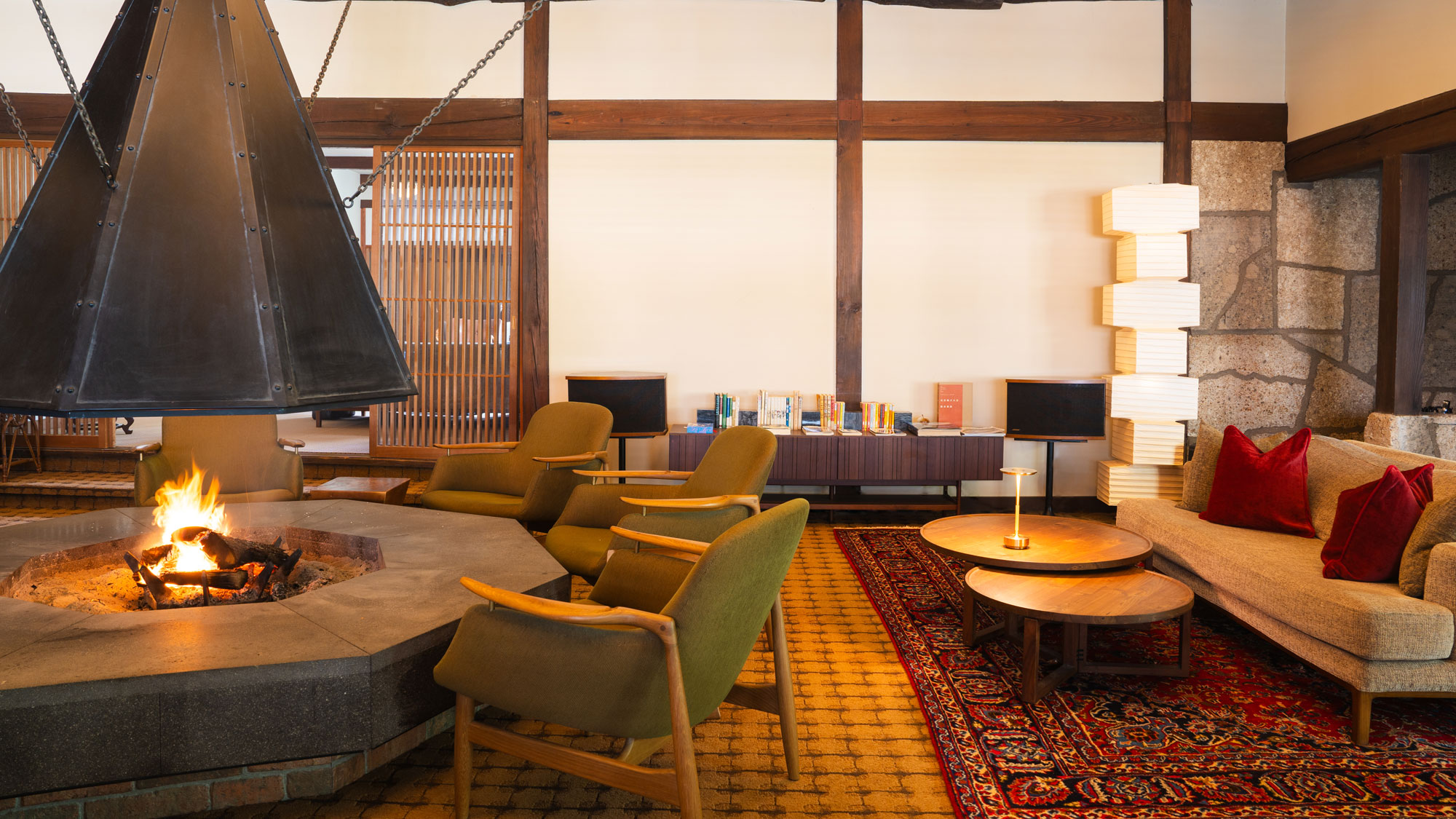 【ラウンジ】お飲物やおつまみなどいつでも無料でお召し上がりいただけます