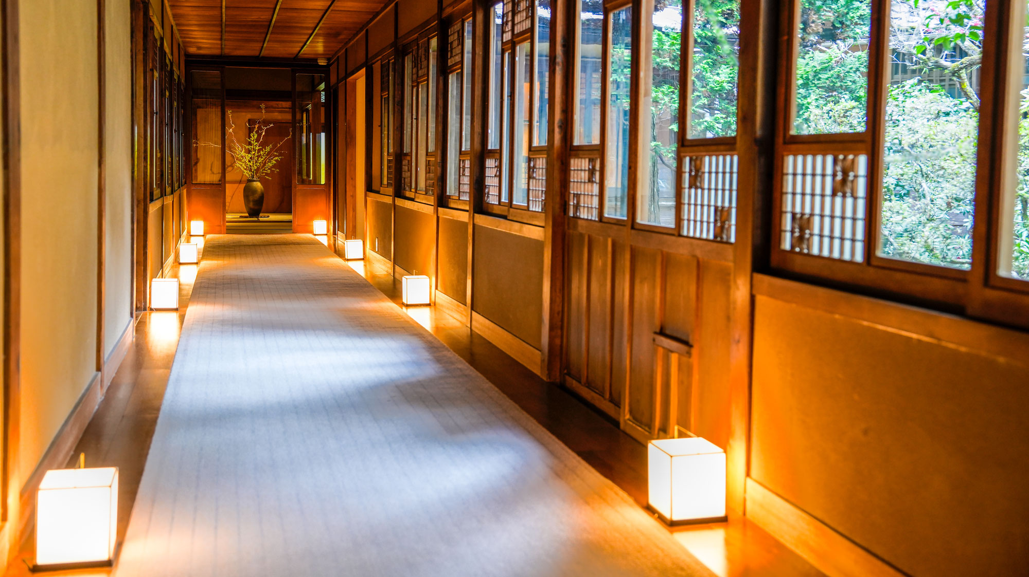 【廊下】当時の最高峰の匠の技によって作り上げられた 登録有形文化財