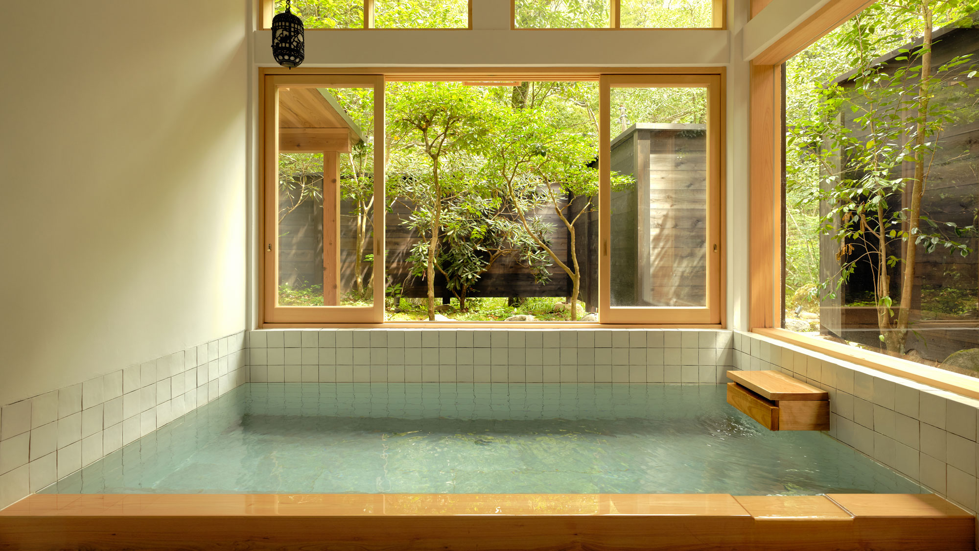 【石楠花】源泉かけ流しの内風呂