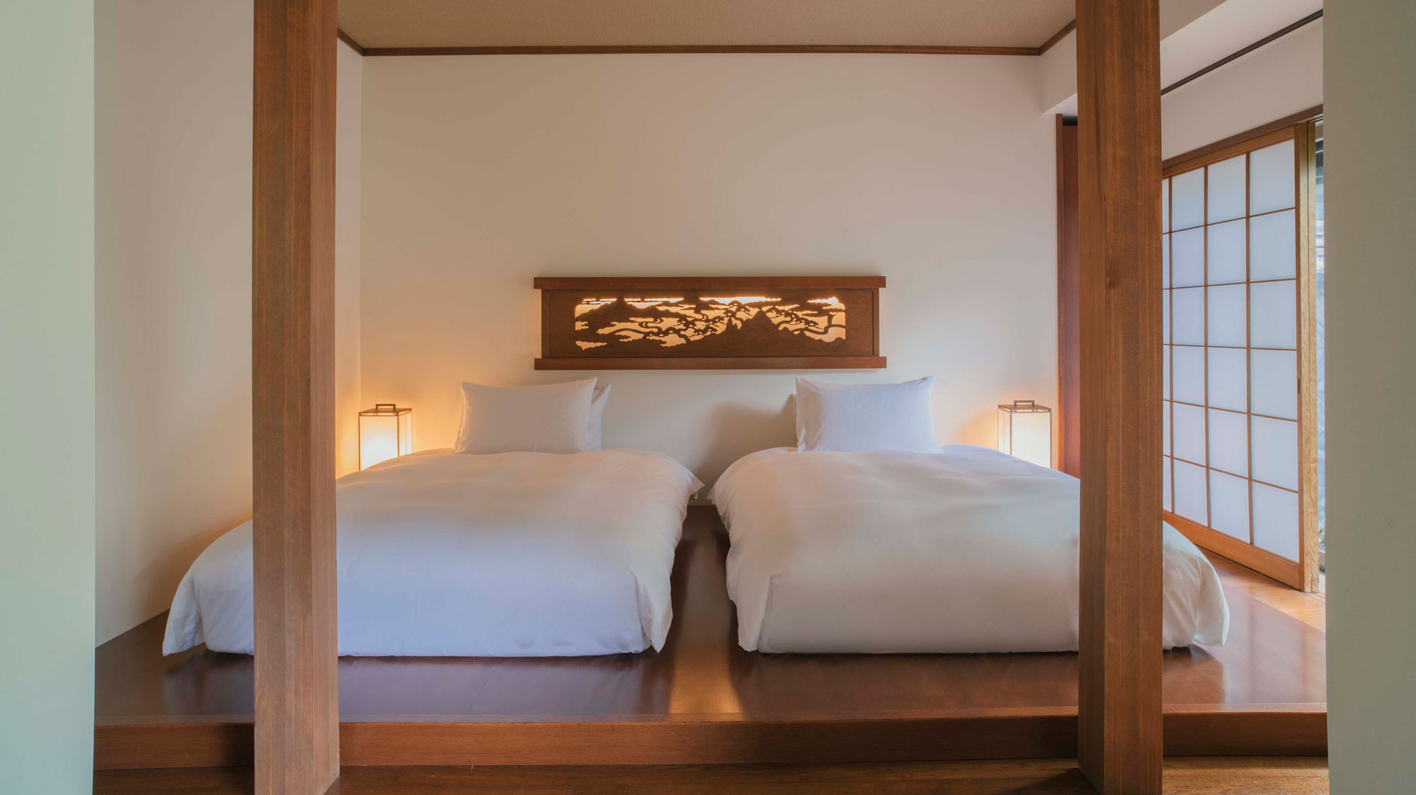 【葵】広々としたベッドルーム