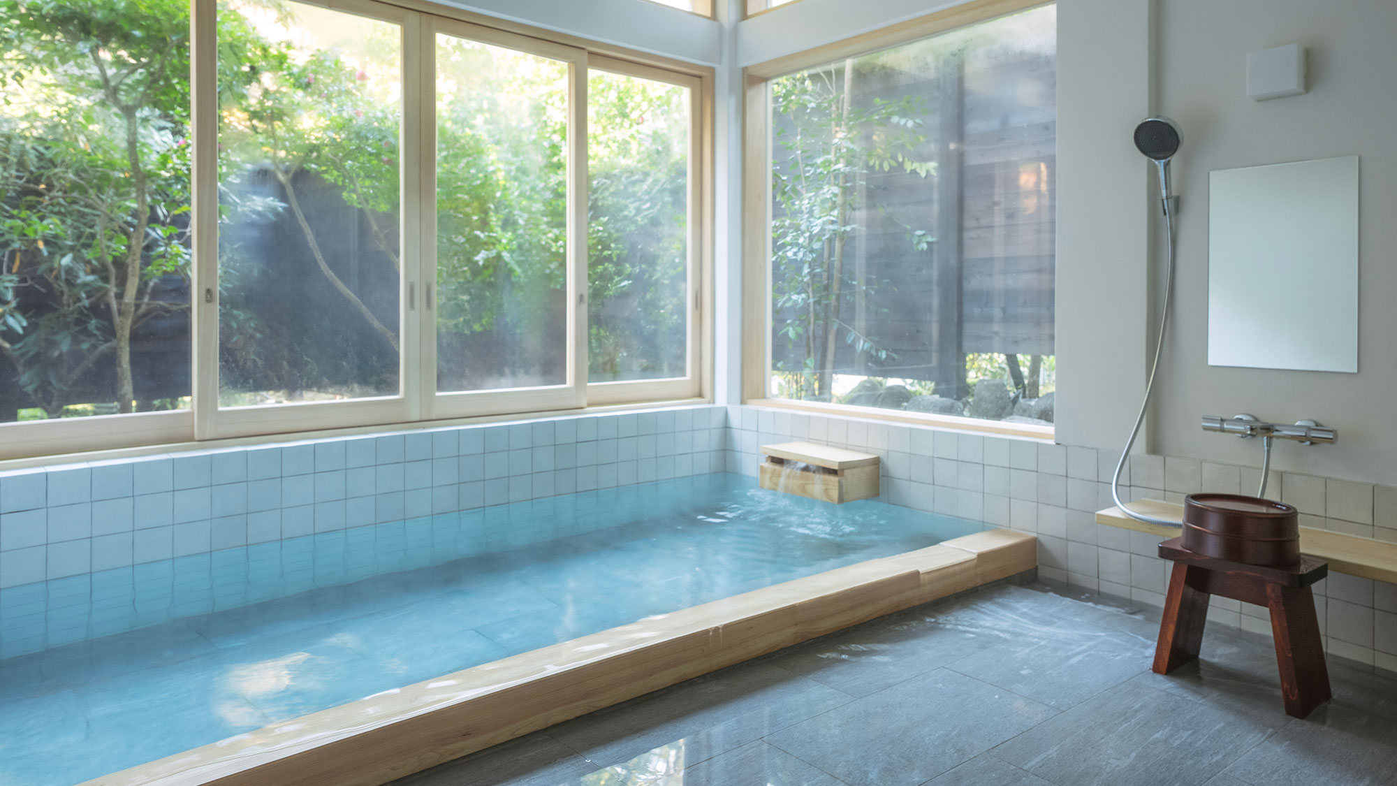 【石楠花】源泉かけ流しの内風呂