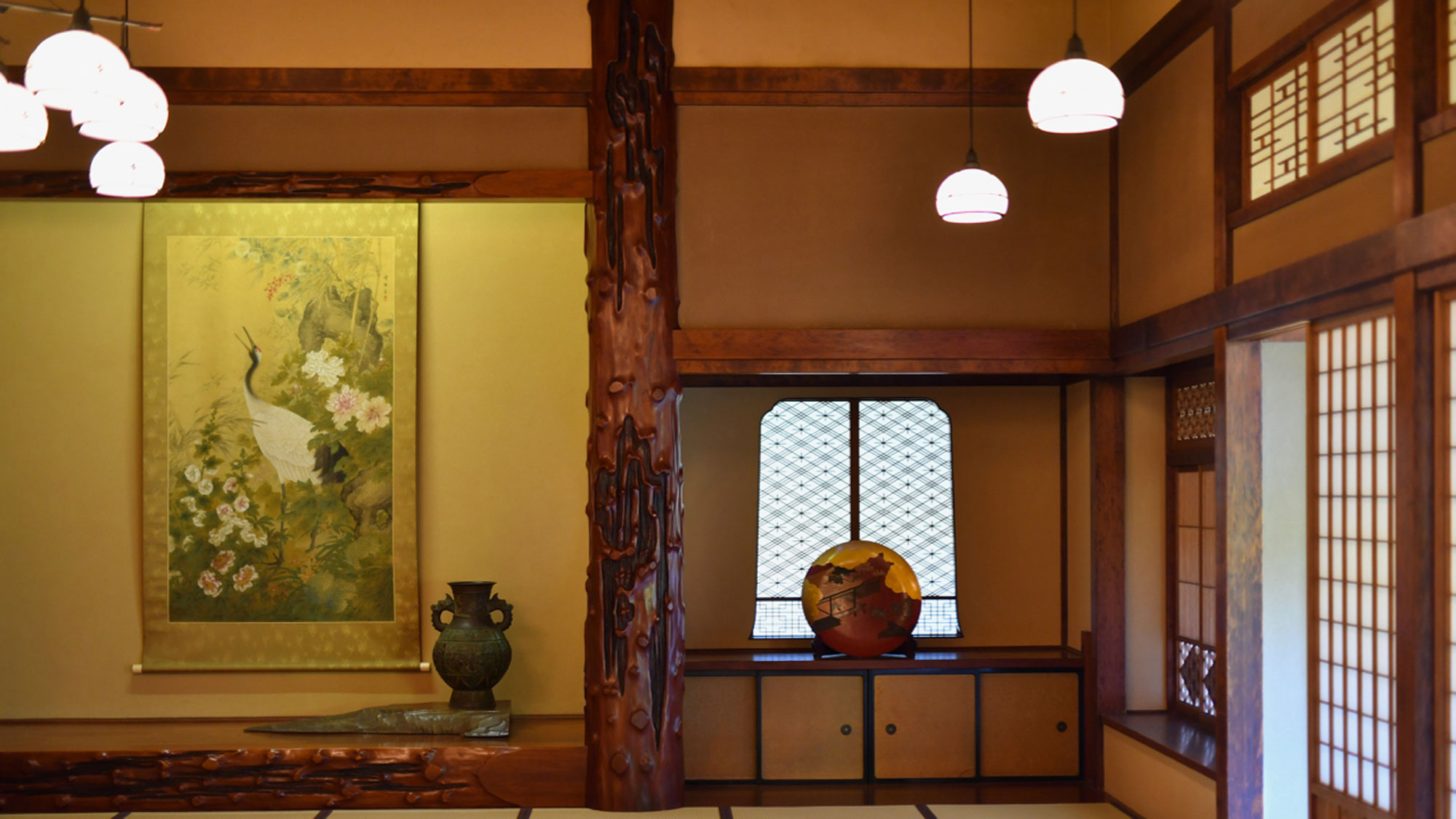 【館内】贅を尽くした装飾や細工が今もなお 当時の姿を保っております