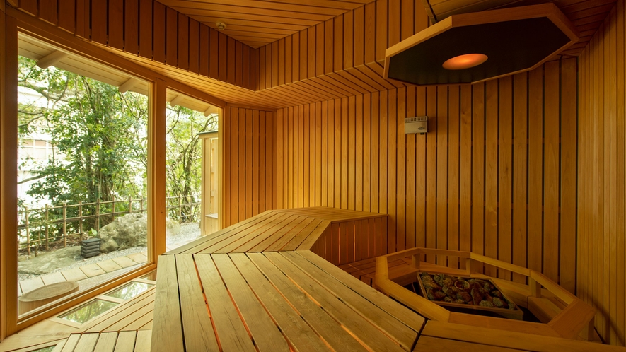 【茶室サウナ(月の湯)】茶室を思わせる風情のある造りをお愉しみいただけます