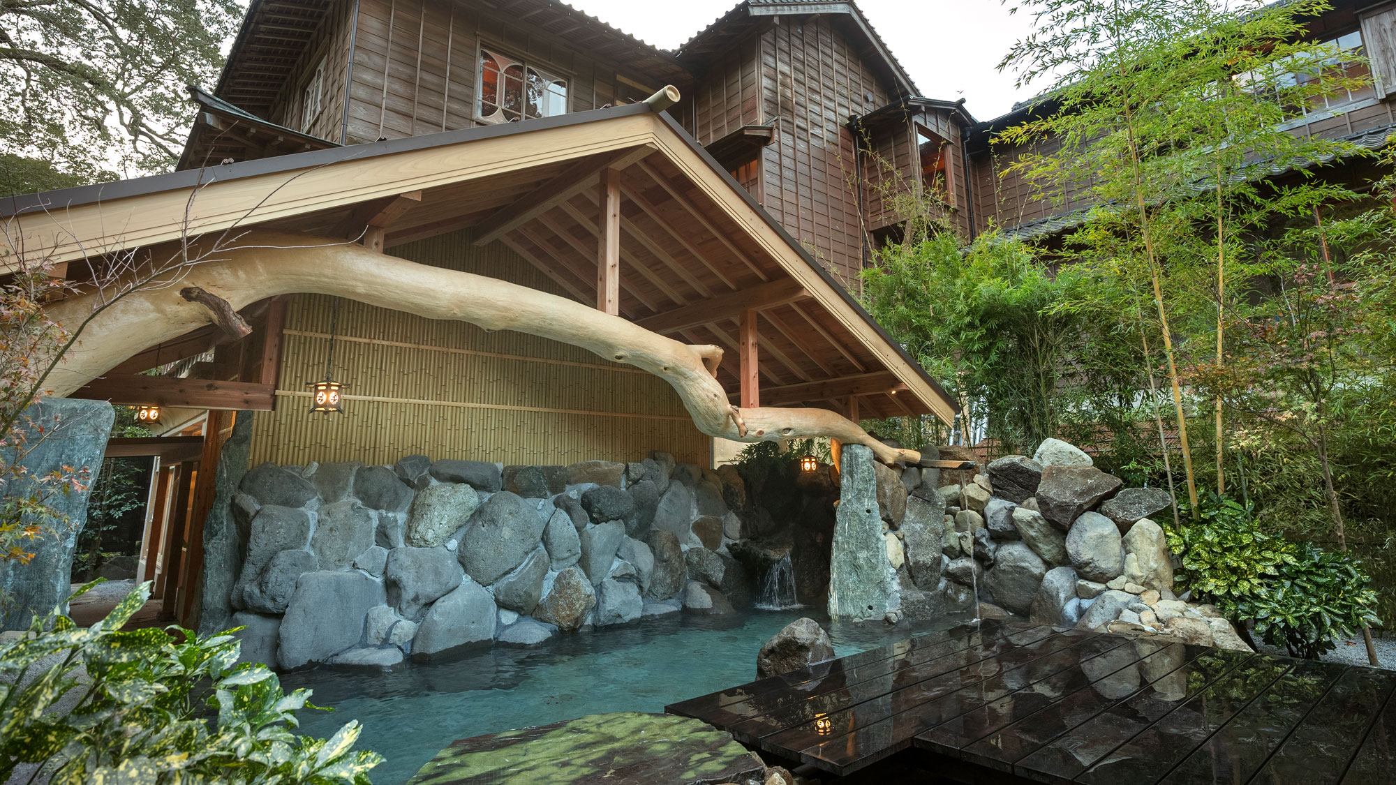 【石楠花】100㎡超えの露天風呂&外気浴スペース