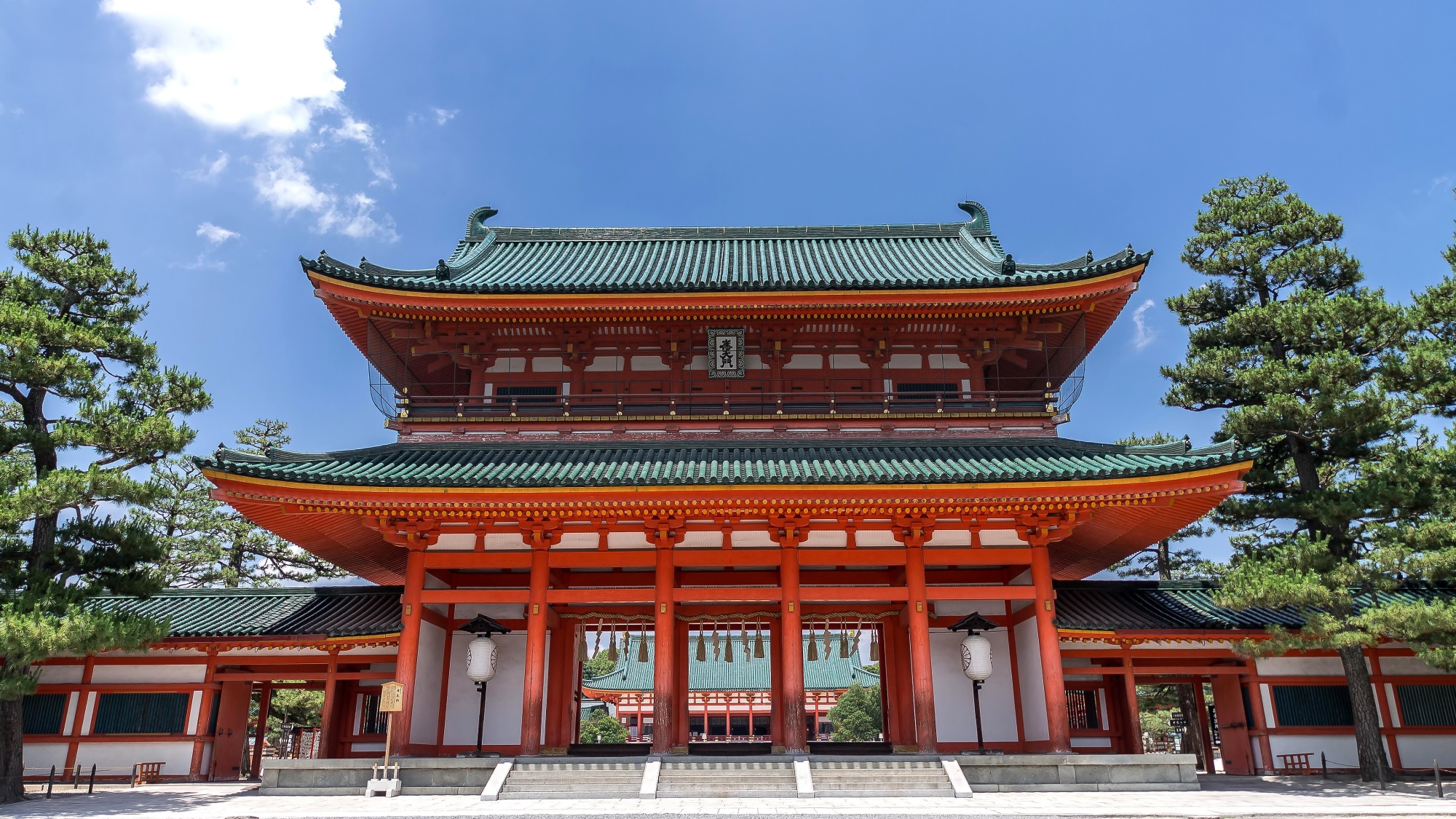 【京都観光イメージ】平安神宮　| 車で約15分
