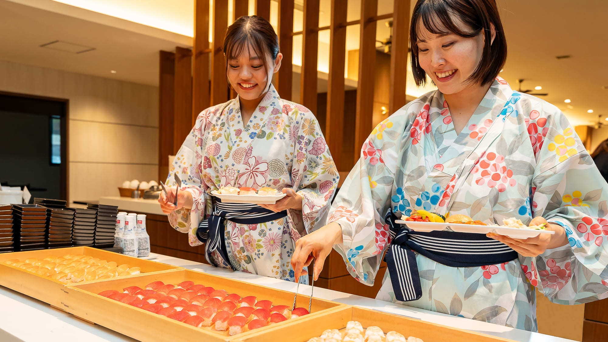 【口コミキャンペーン】ホテル売店で1000円分使える利用券付き★地元の味覚を堪能できるビュッフェ