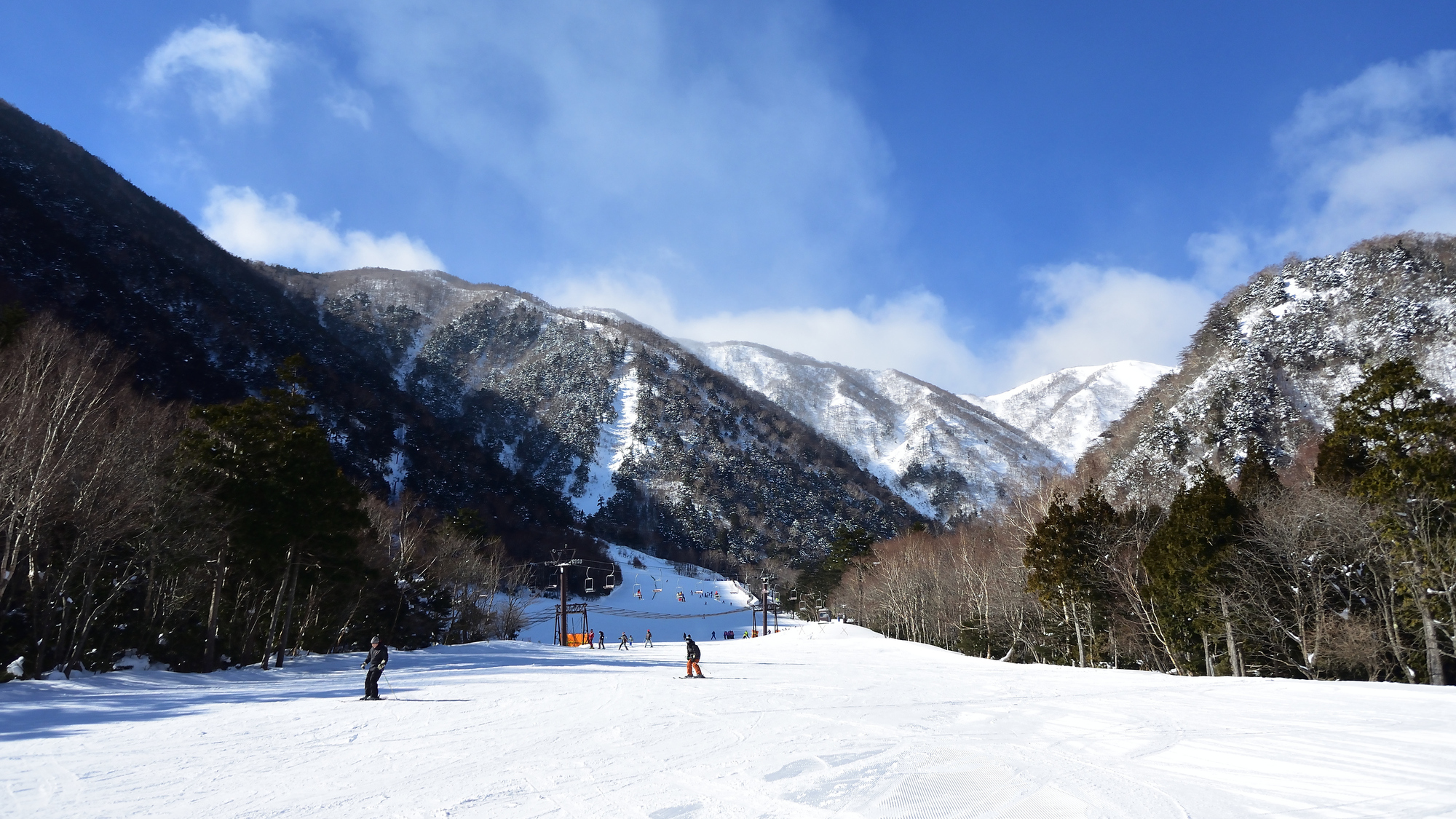 【日光湯元温泉スキー場】ホテルから車で2分。初心者の方やファミリースキーを楽しみたい方におススメです