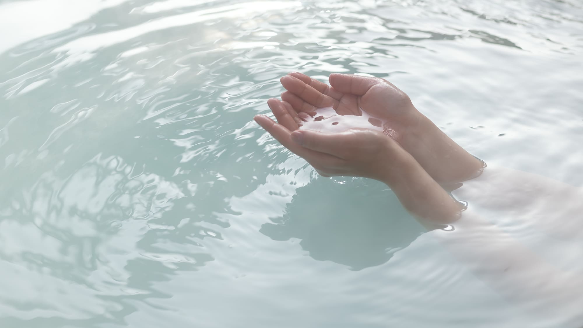 硫化水素型の単純硫黄泉は 肌ざわりが良く美白効果が期待できる