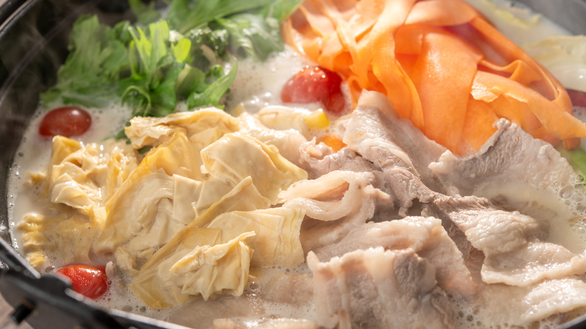 【夕食ビュッフェ】夏のご当地グルメフェア 日光湯波と栃木県産豚の豆乳鍋