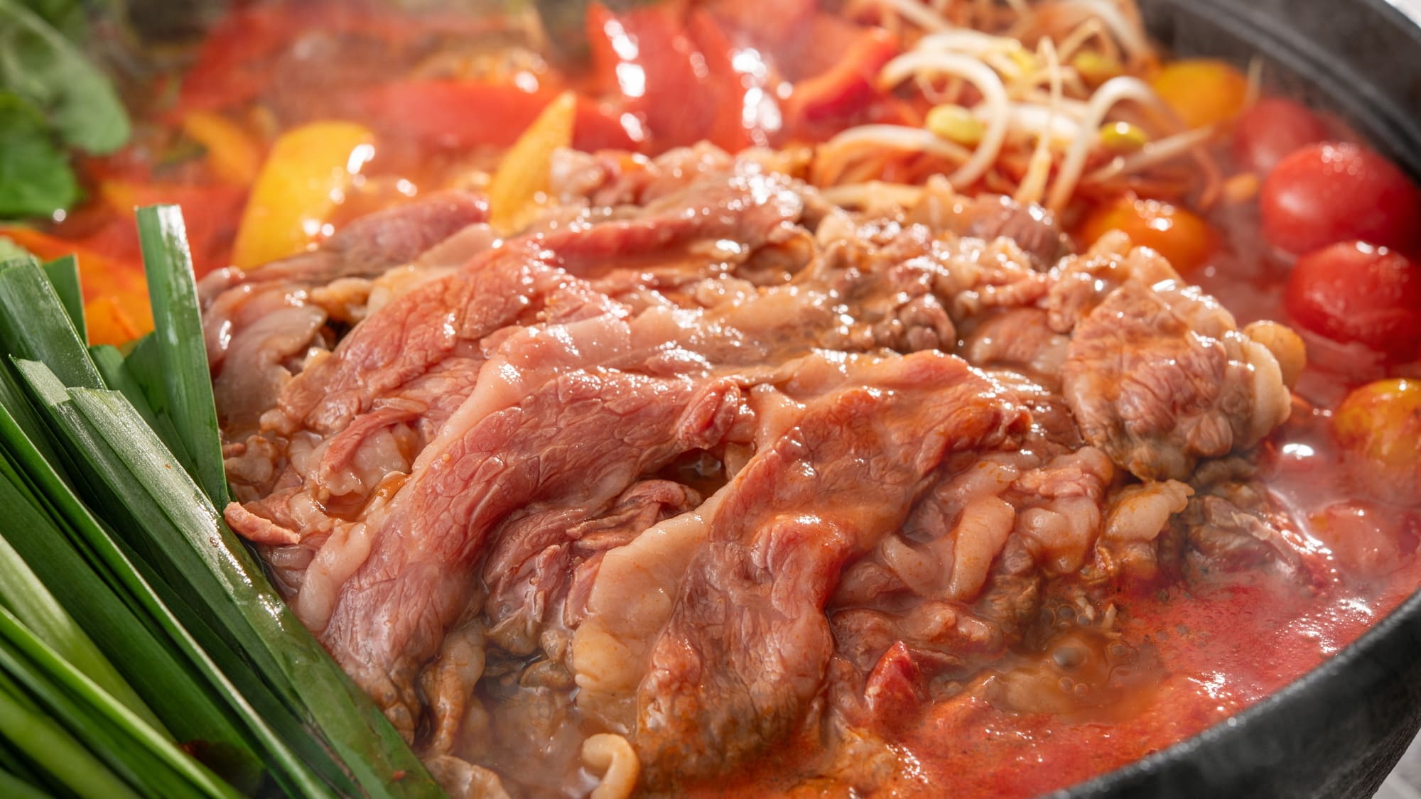 【夕食ビュッフェ】夏メニュー：トマトすき焼き鍋