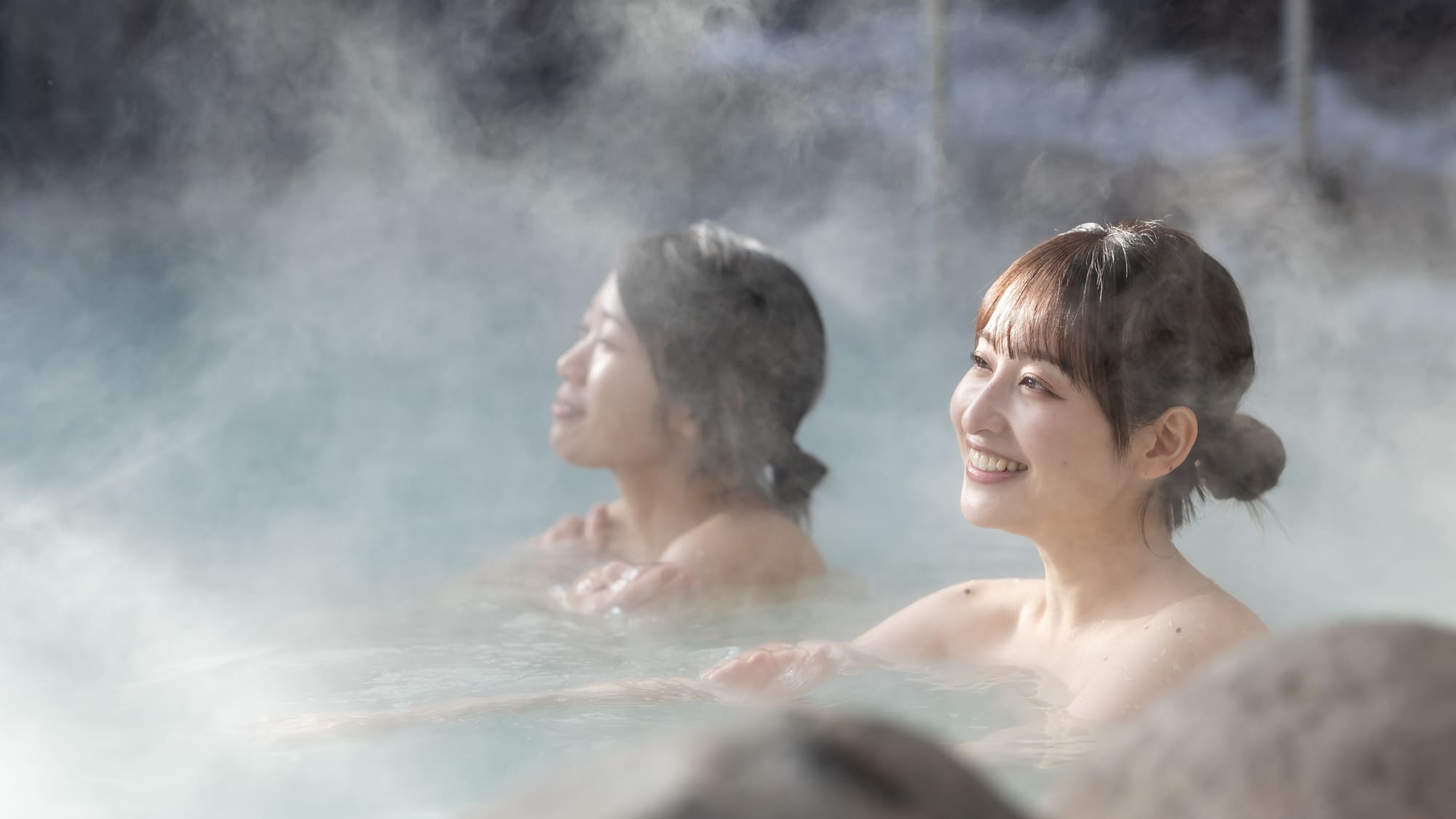 硫黄の香りが漂うにごり湯の天然温泉です。