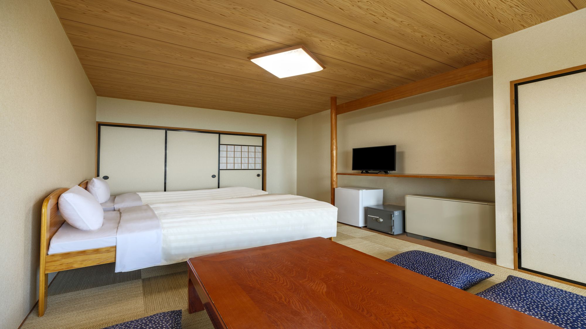 和室10畳 （ベッド2台）