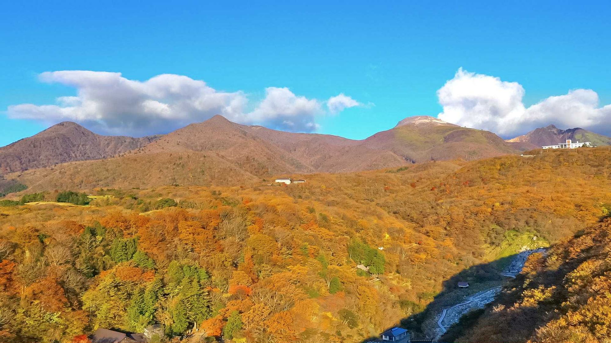 【那須高雄周辺の景色（秋）】