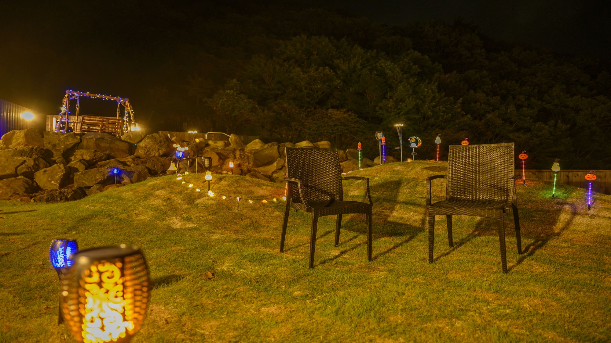 天空露天プール（大露天風呂）（夜）