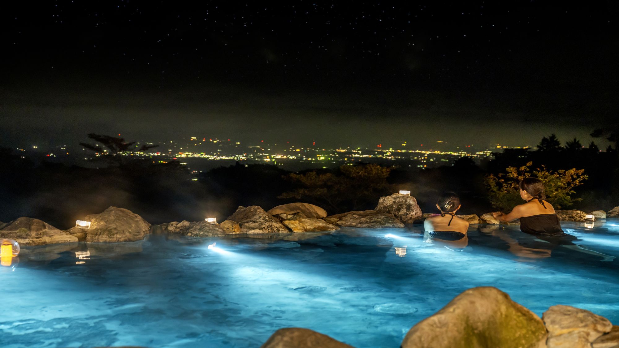 天空露天プール（大露天風呂）（夜）
