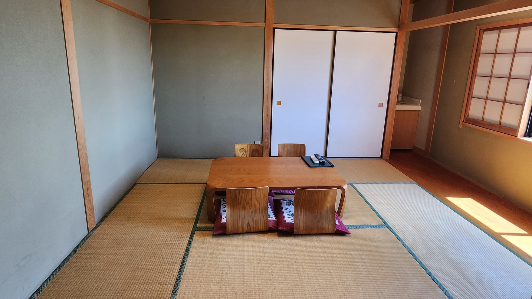 海の見える和室（8畳）3階303号室 定員3名 