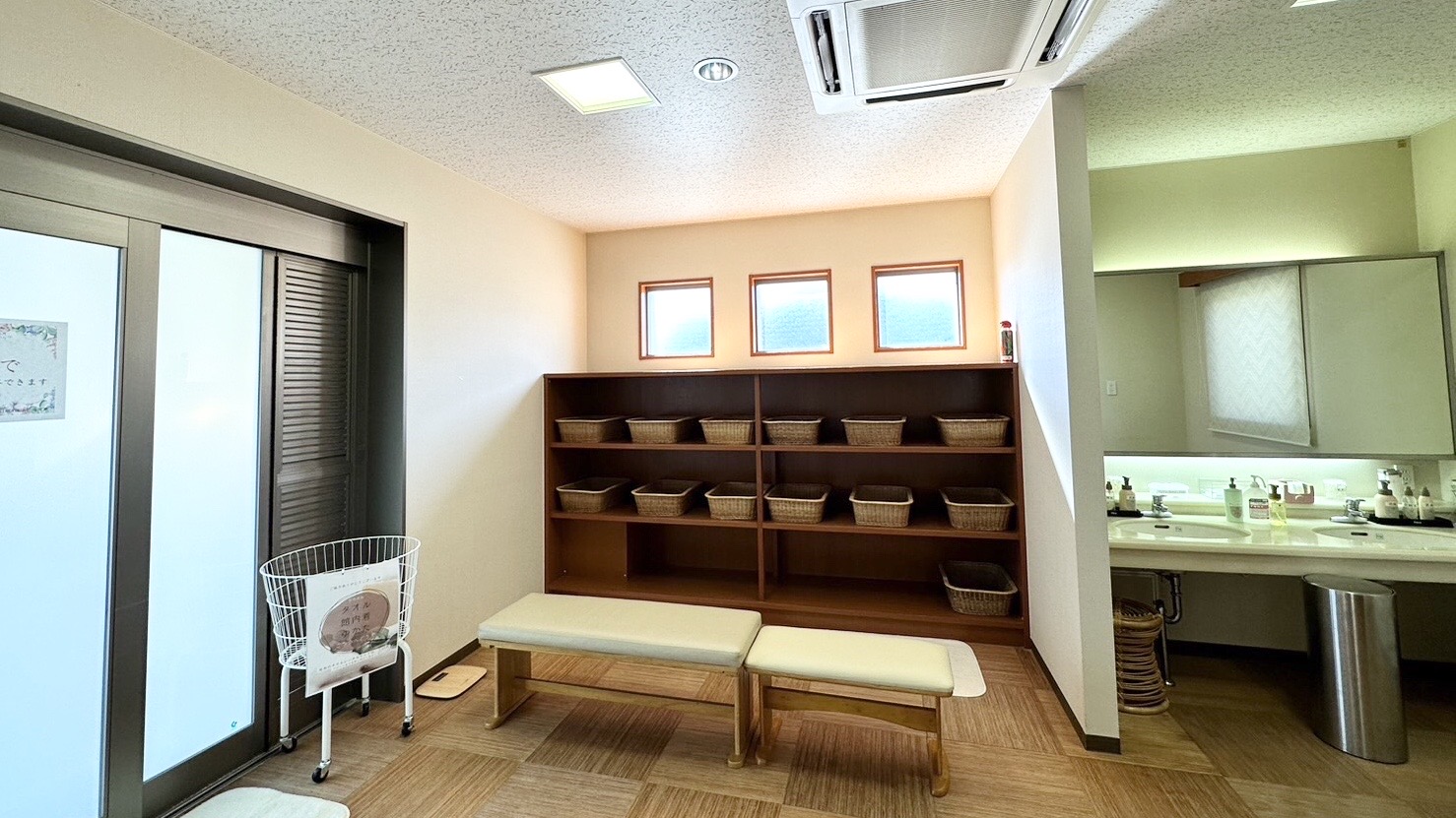 女性脱衣場